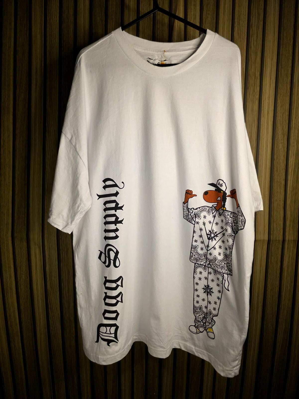 Dogg Supply by Snoop Dogg White Graphic T-Shirt M Medium