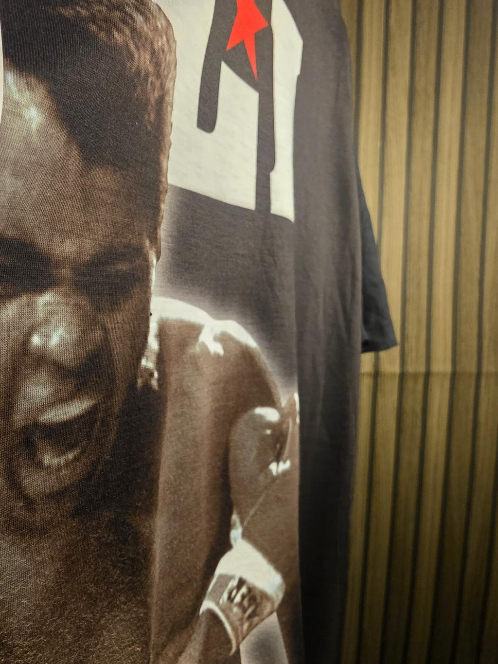 Trend Gear Ali The Greatest Graphic T-Shirt Black Large