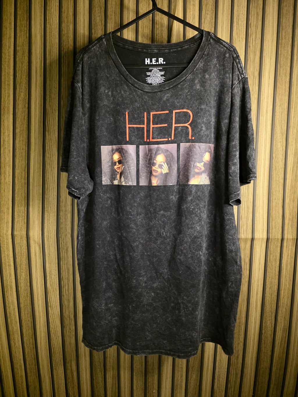 H.E.R. Graphic T-Shirt Black Size L
