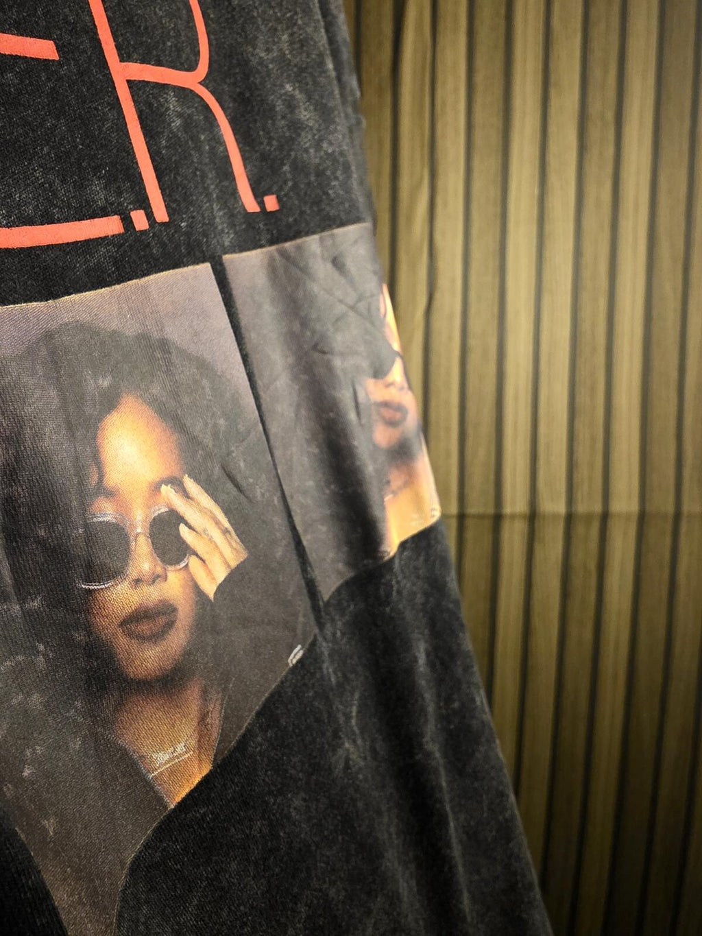 H.E.R. Graphic T-Shirt Black Size L