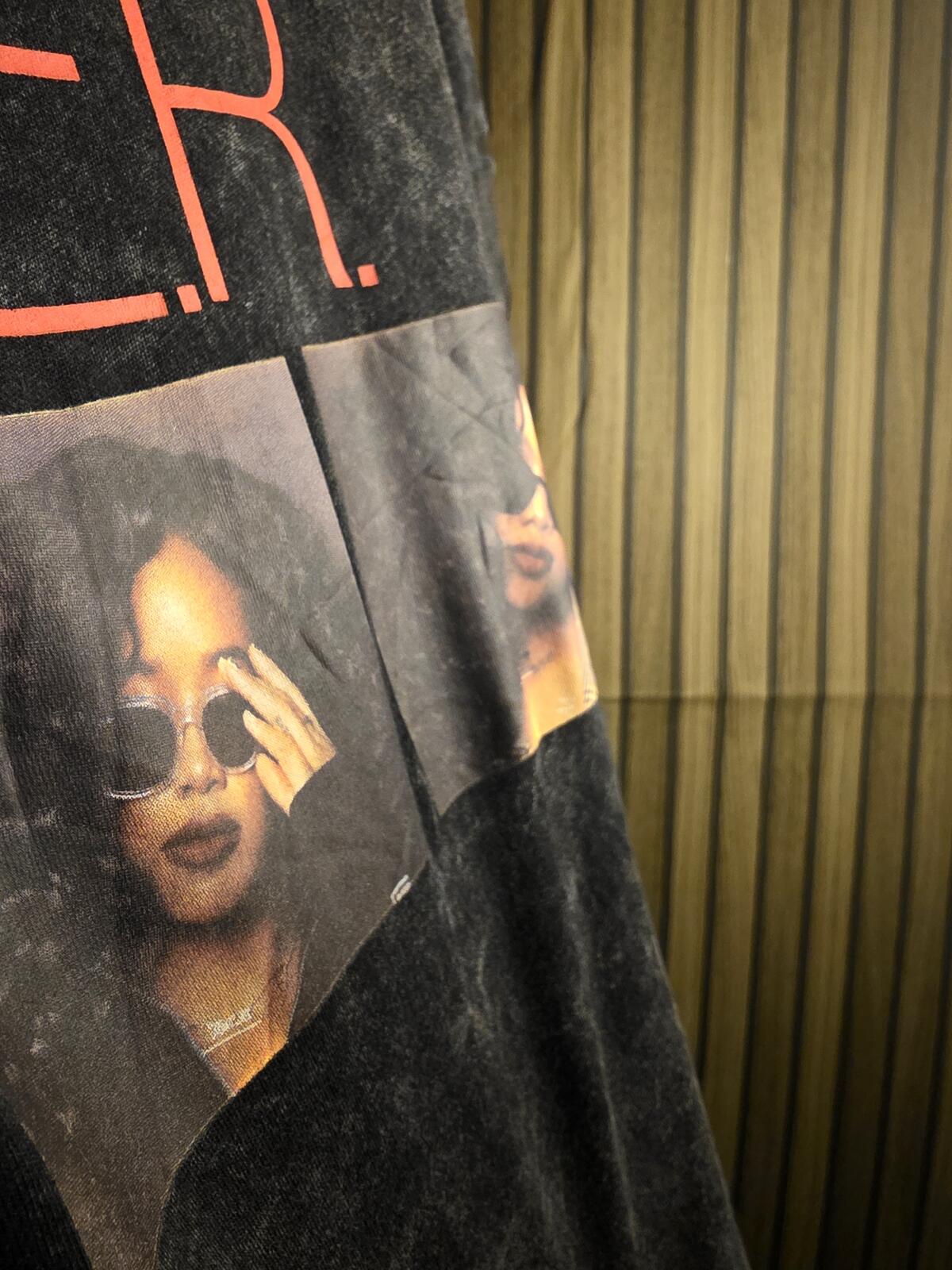 H.E.R. Graphic T-Shirt Black Size L