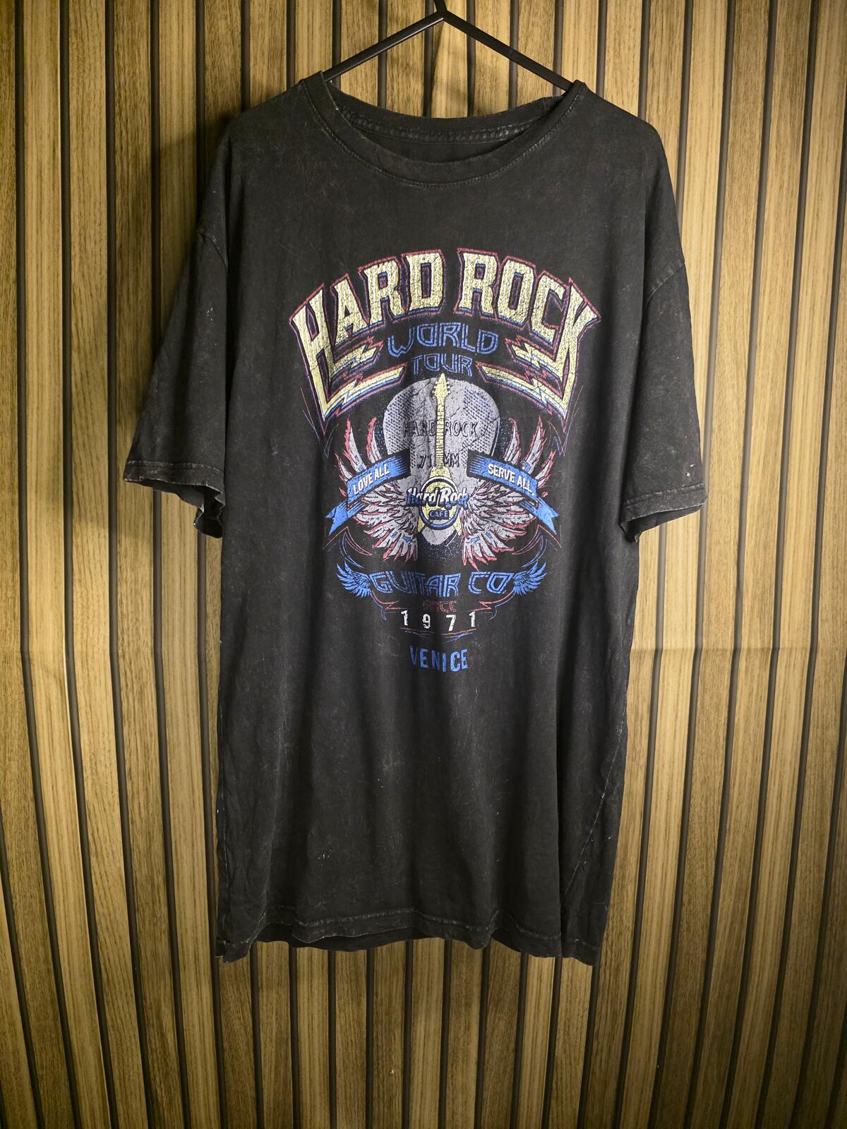 Hard Rock Guitar Company Vintage Style Graphic T-Shirt Black Medium