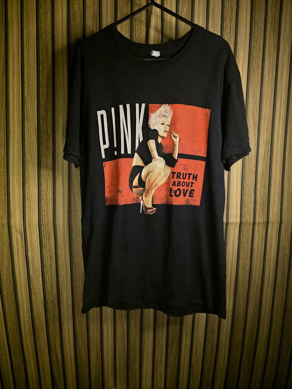 P!nk The Truth About Love Tour Graphic T-Shirt Black Small