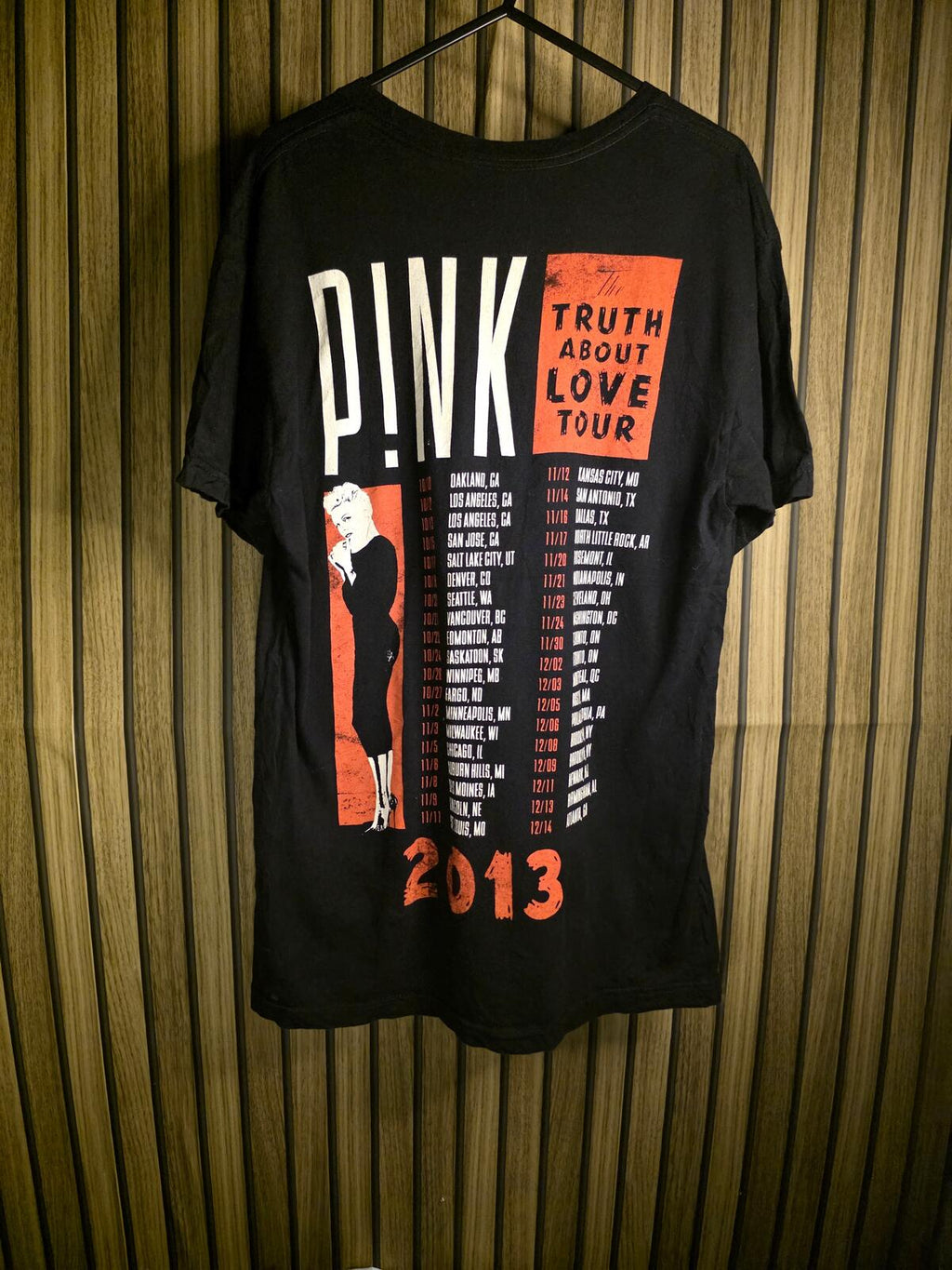 P!nk The Truth About Love Tour Graphic T-Shirt Black Small