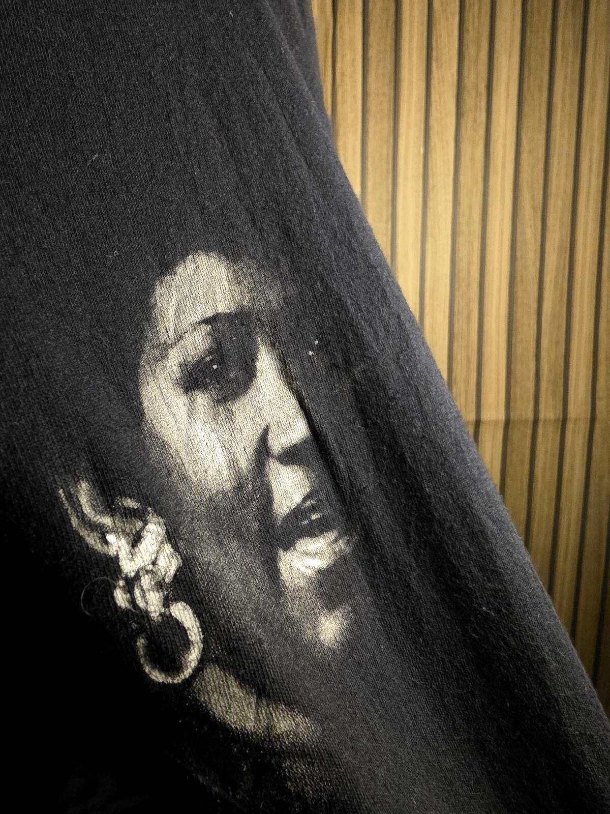 Goodie Two Sleeves Aretha Franklin Graphic T-Shirt Black Medium