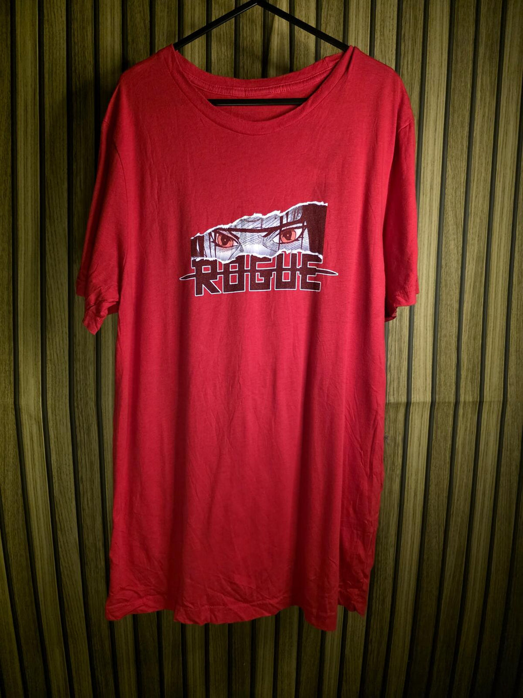 Red Rogue Graphic T-shirt Size Large