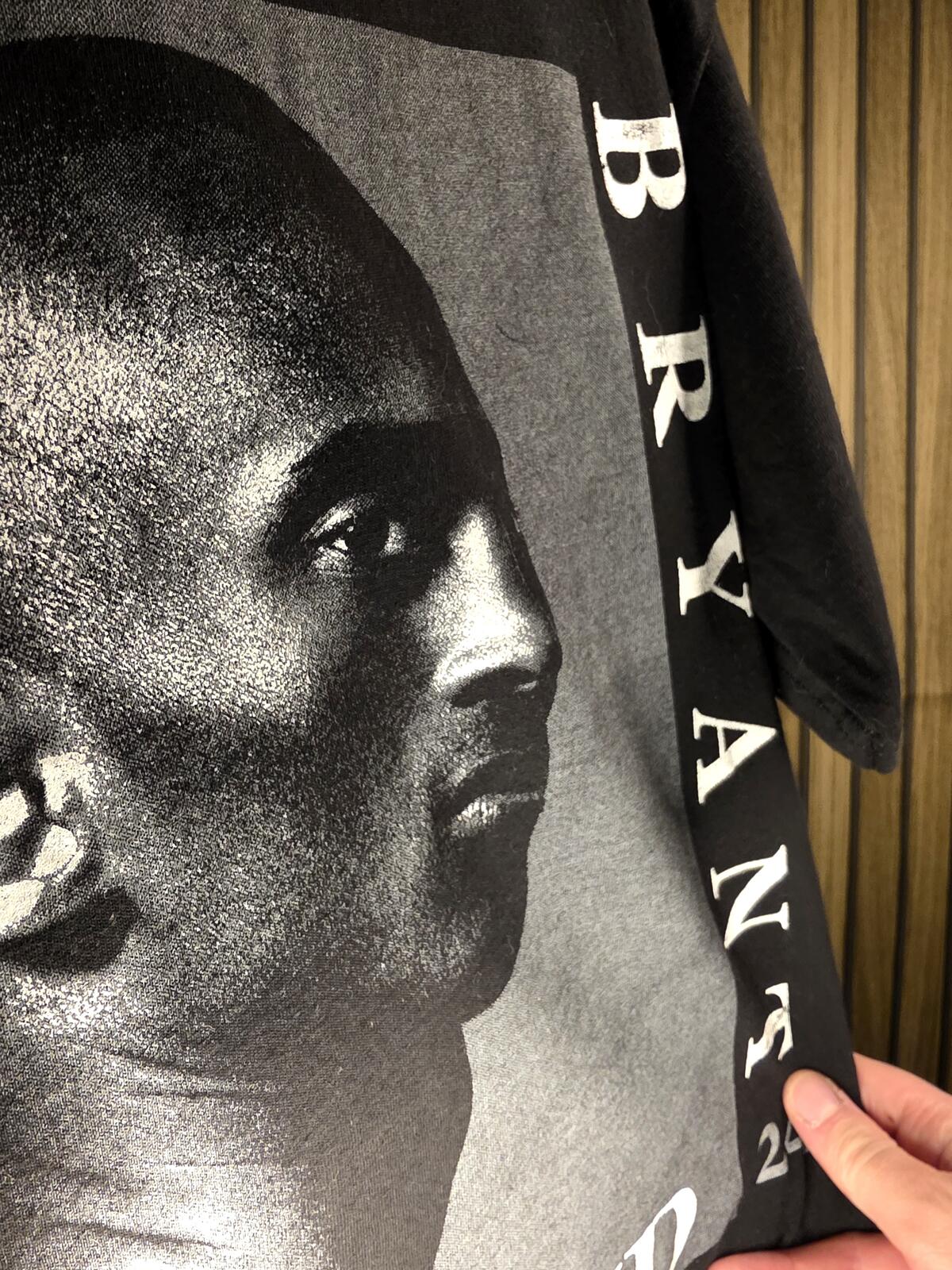 Suna Kobe Bryant Legend Black Graphic T-Shirt Size L