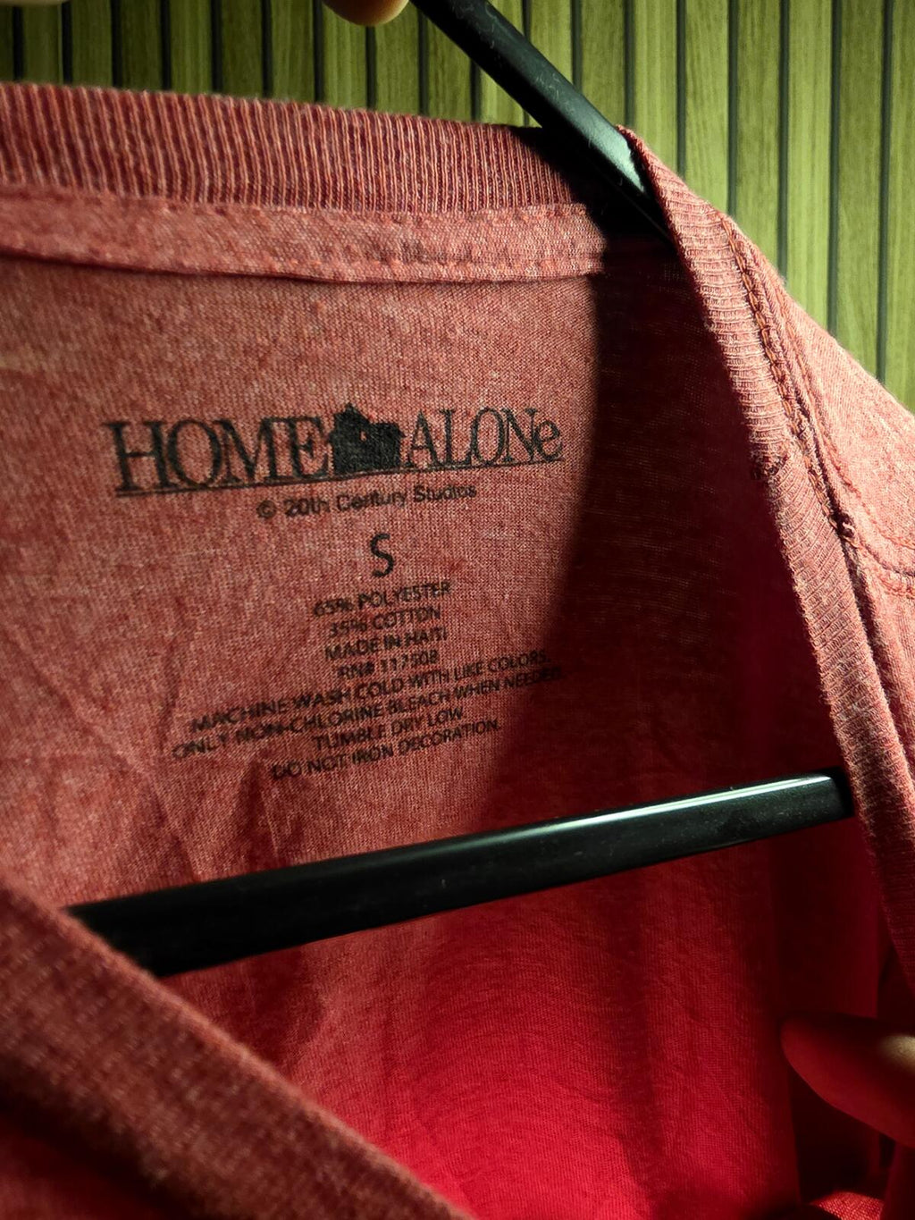 Home Alone The Wet Bandits Graphic T-Shirt Red Size S