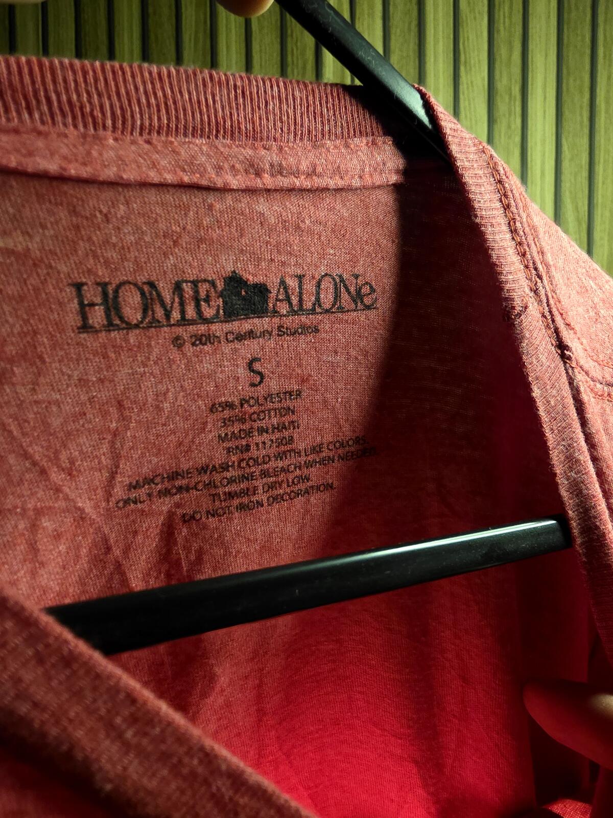 Home Alone The Wet Bandits Graphic T-Shirt Red Size S