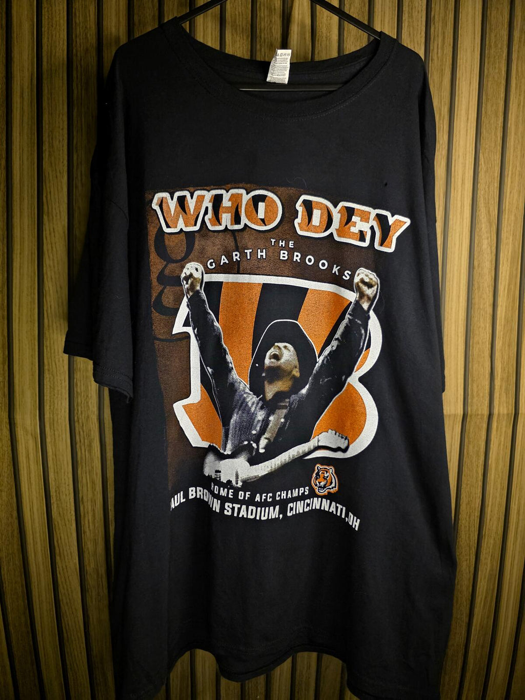 Fruit of the Loom Who Dey Garth Brooks Graphic T-Shirt Black XL