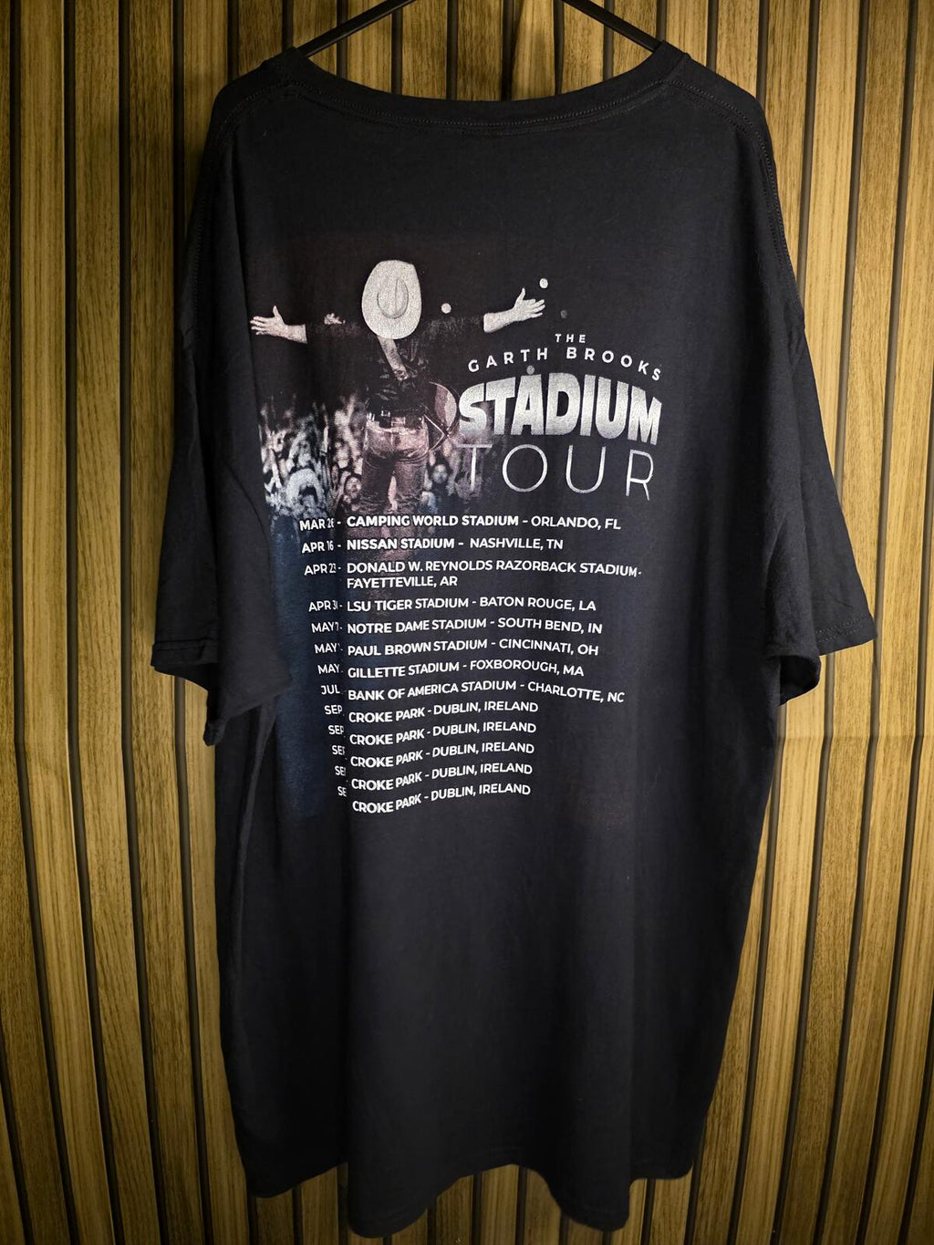 Fruit of the Loom Who Dey Garth Brooks Graphic T-Shirt Black XL