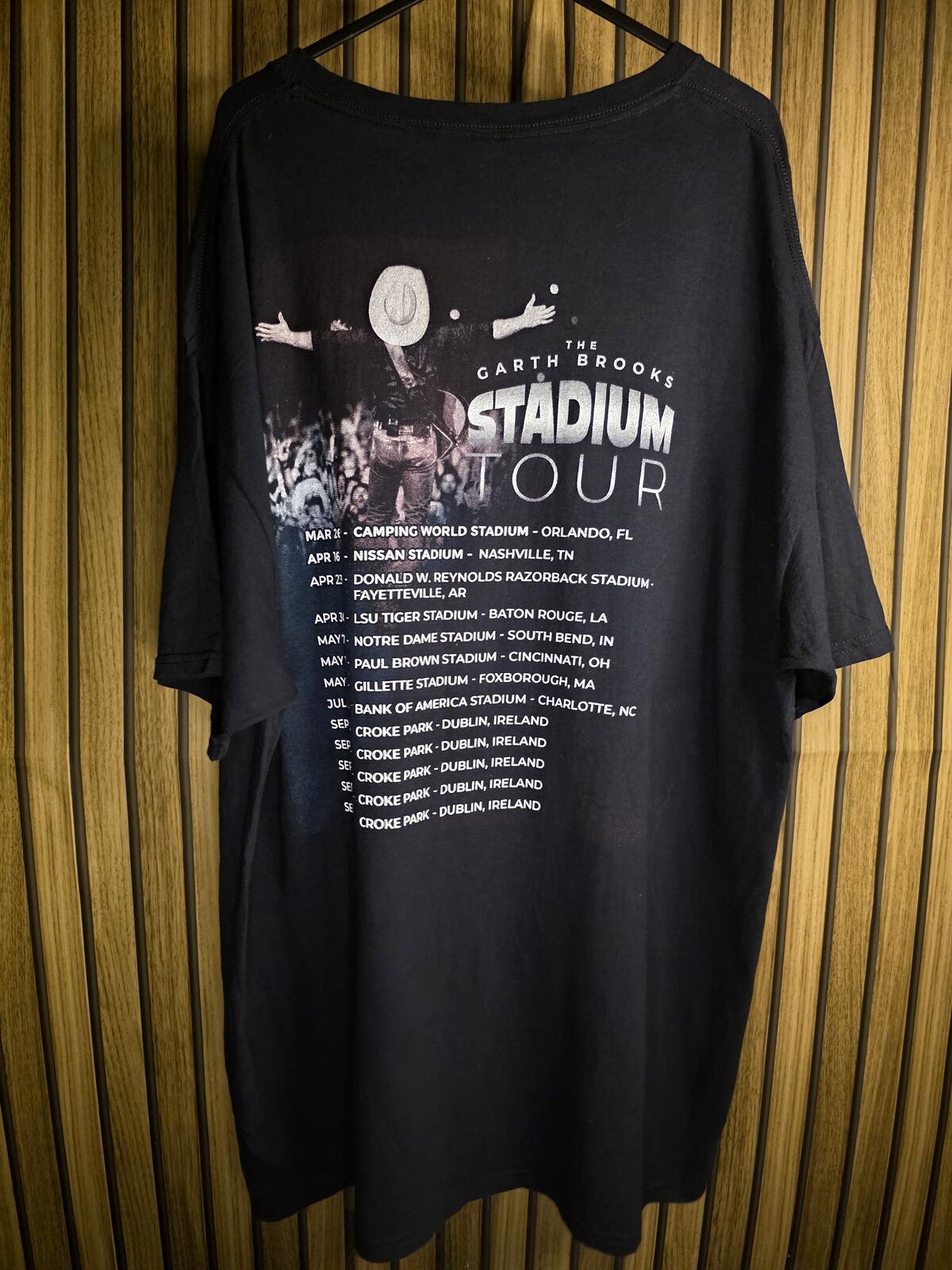 Fruit of the Loom Who Dey Garth Brooks Graphic T-Shirt Black XL
