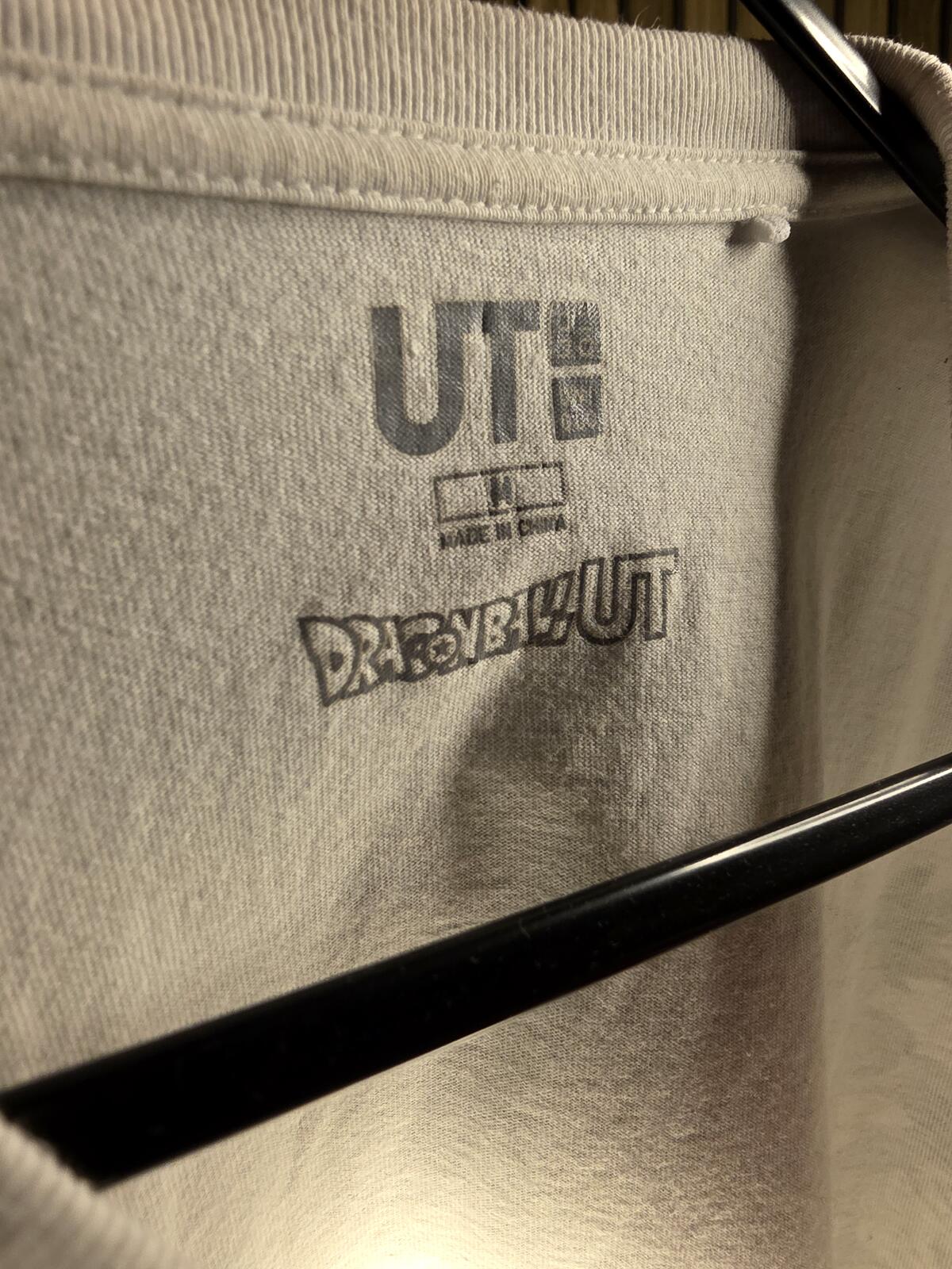 Uniqlo Dragon Ball Z White Pocket T-Shirt Size Medium
