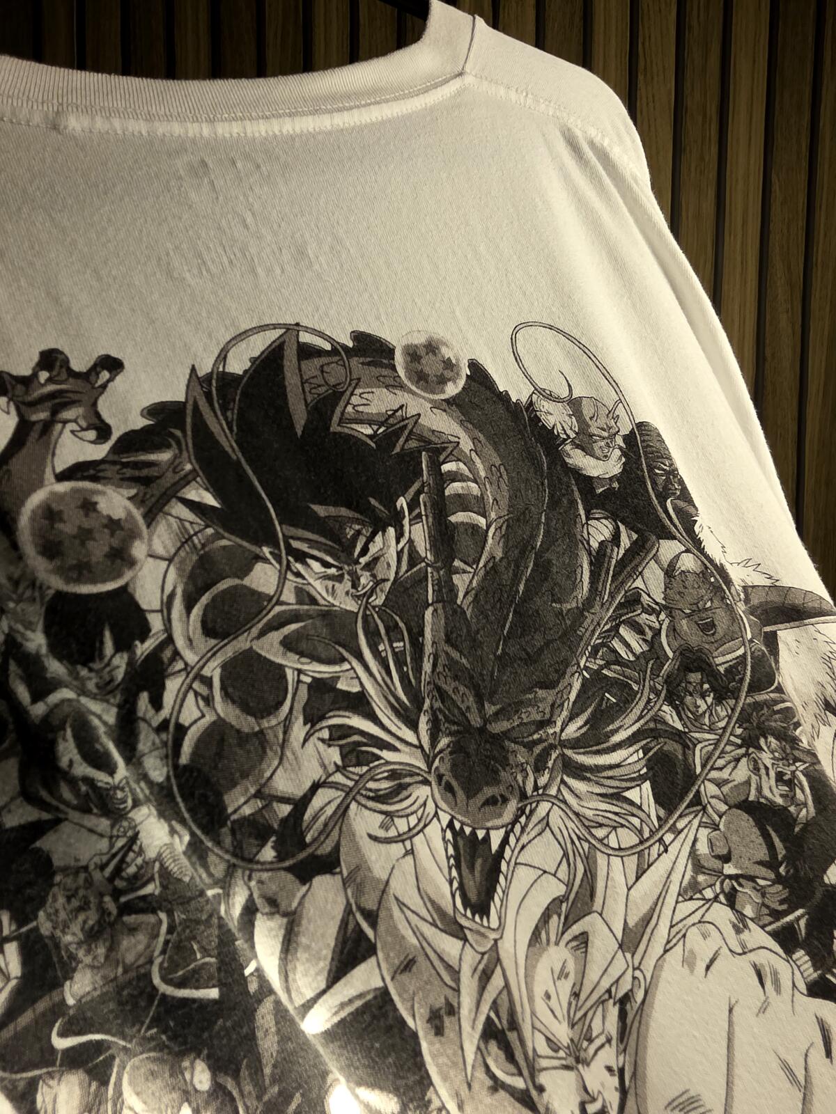 Uniqlo Dragon Ball Z White Pocket T-Shirt Size Medium