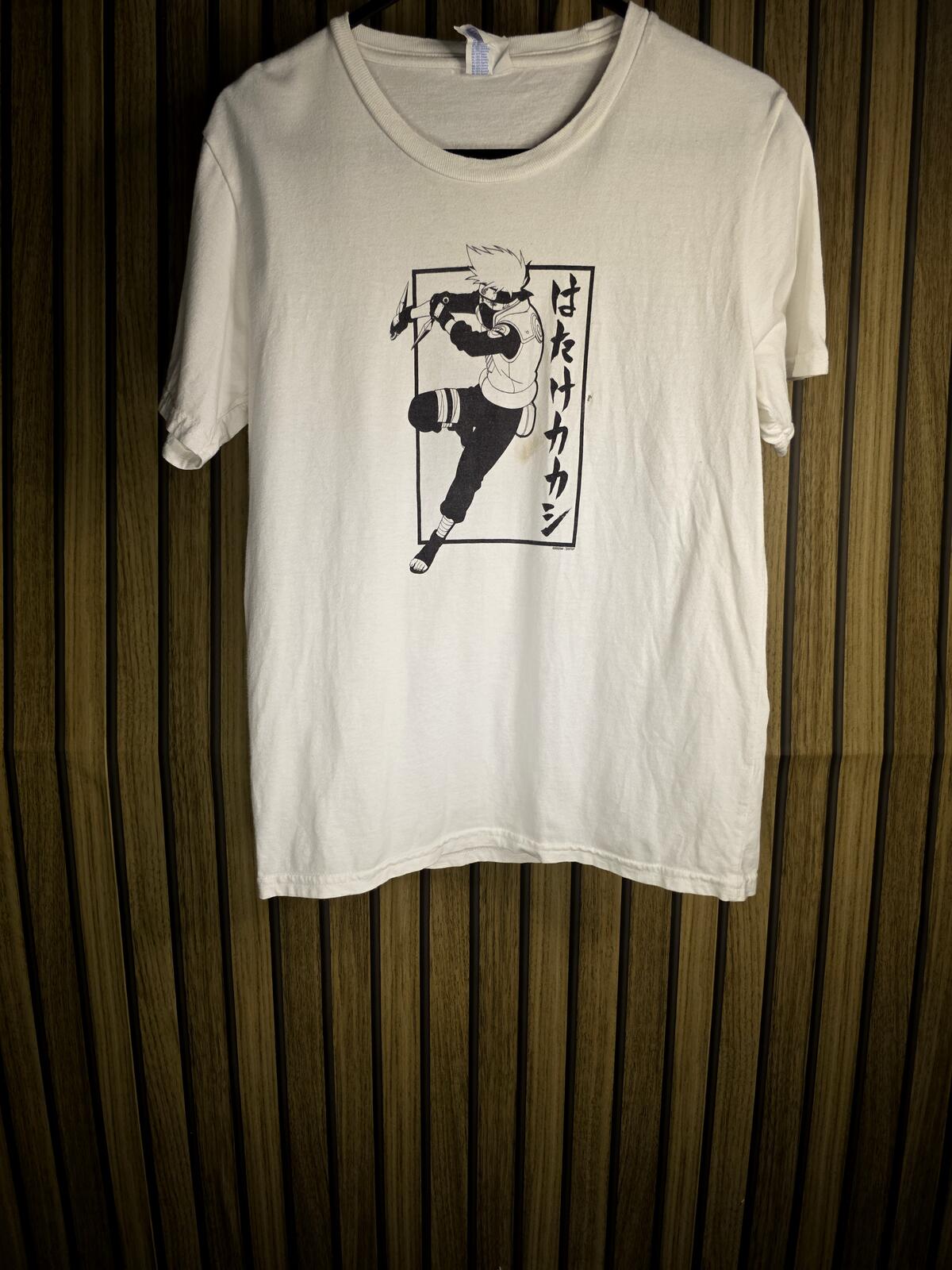 Anime Graphic White T-Shirt with Japanese Text Size M