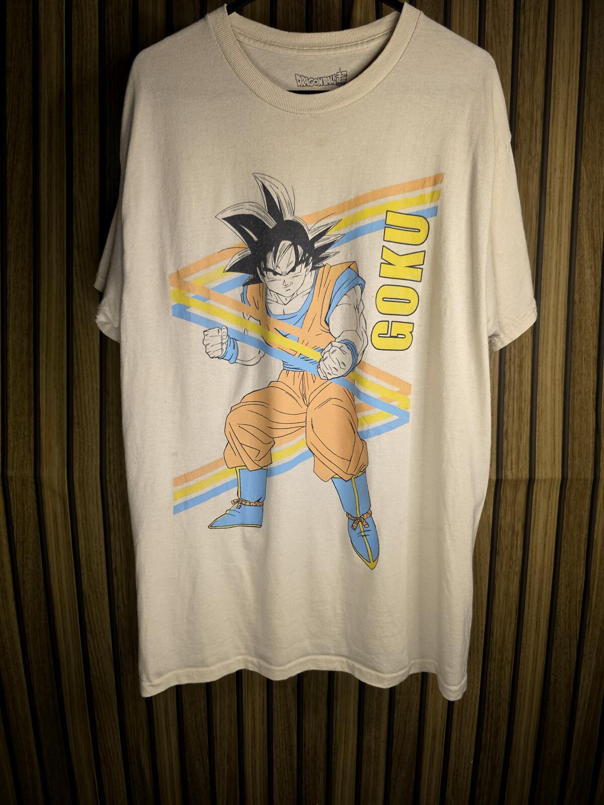 Goku T-shirt Beige Size Regular M