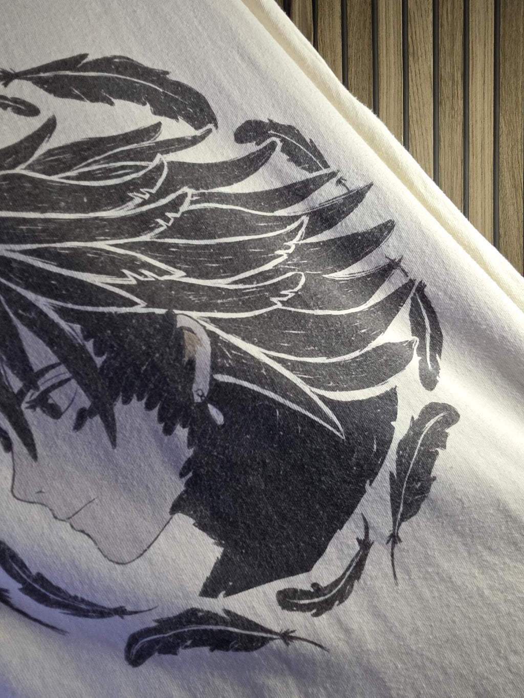 Howl's Moving Castle White Men's T-shirt with Black Illustration Size Small