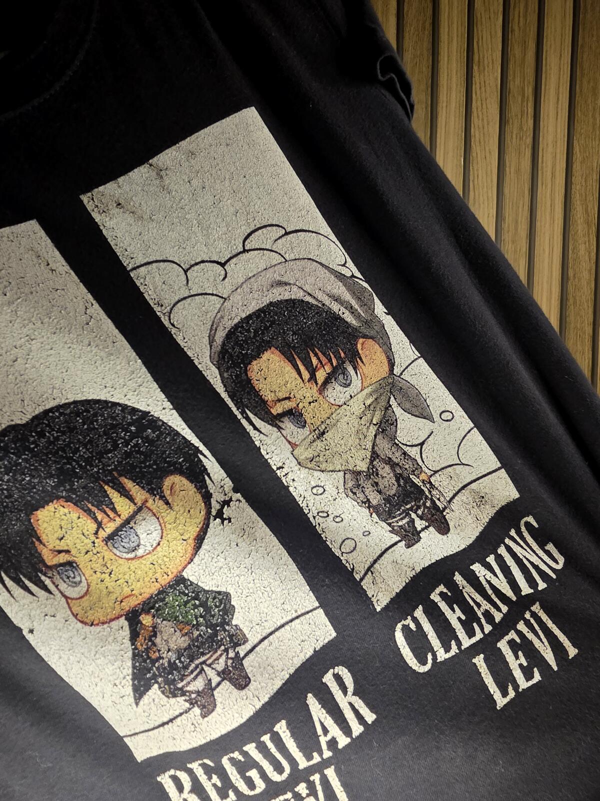 Attack on Titan Pop Fashion Cropped Black Levi Graphic T-shirt Size S