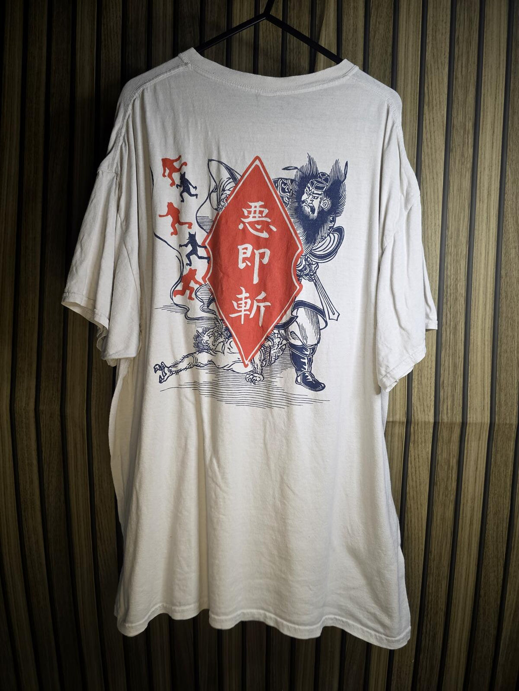 White Graphic T-Shirt with Red Design Size XL