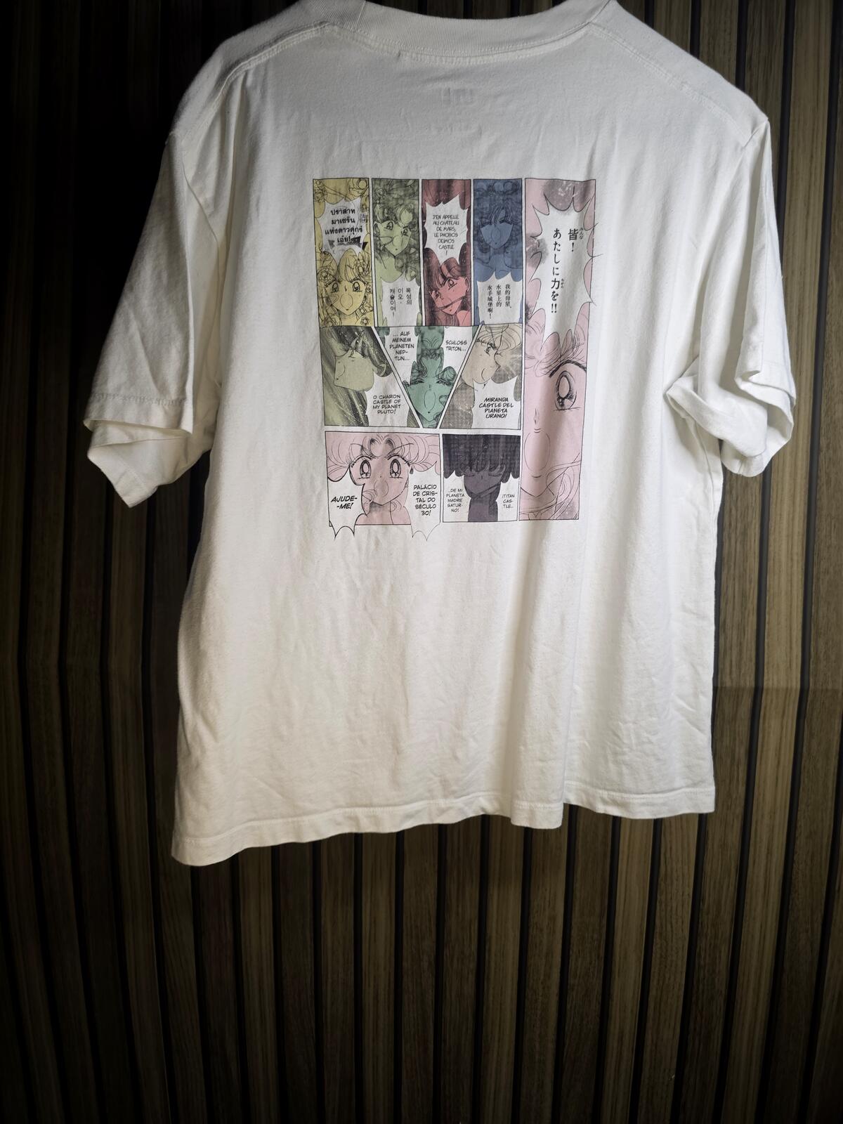 Sailor Moon x Uniqlo White Graphic T-Shirt Give Power to the Holy Grail Size M
