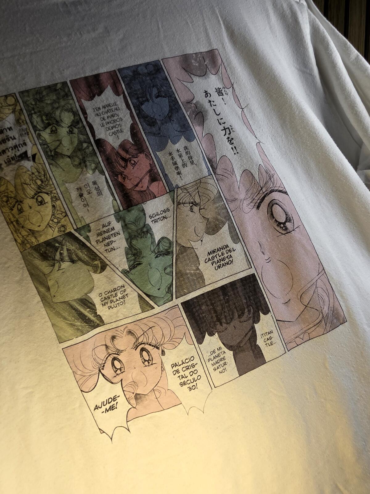 Sailor Moon x Uniqlo White Graphic T-Shirt Give Power to the Holy Grail Size M