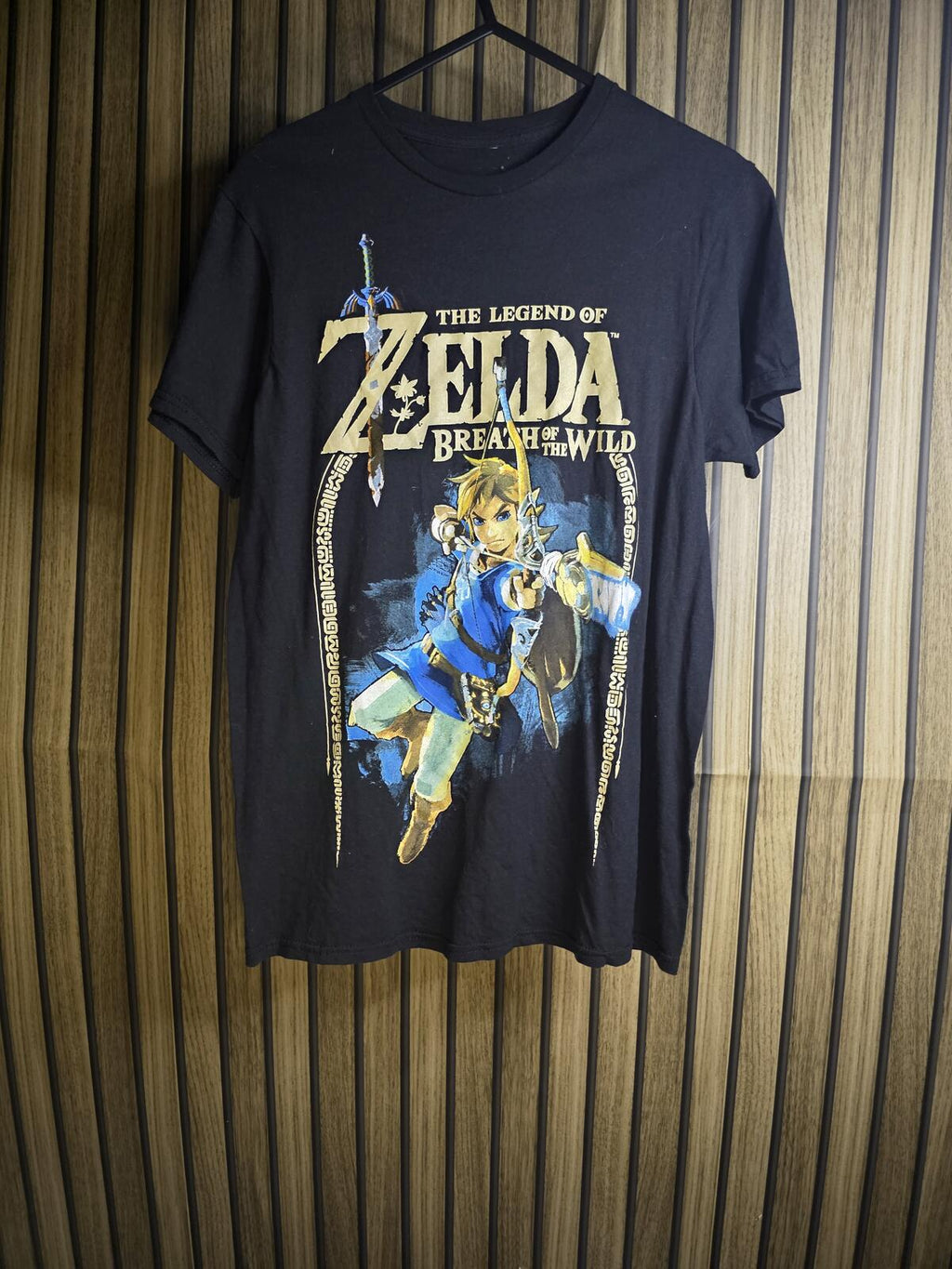 The Legend of Zelda Breath of the Wild Graphic T-Shirt Black Size S