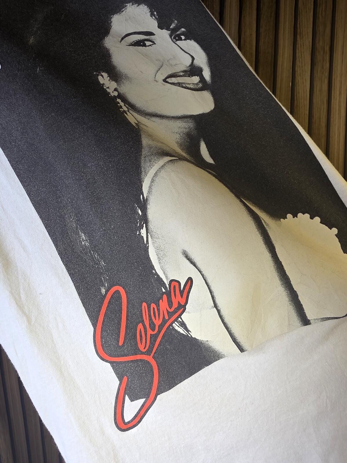 Selena Graphic T Shirt Black and Red Print White UK Small/Medium