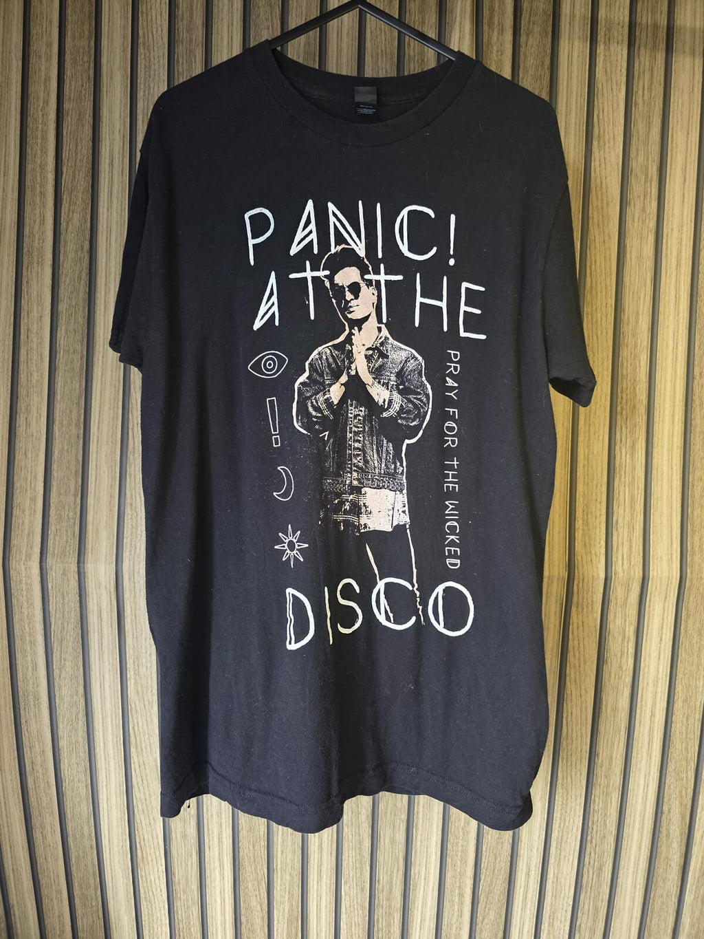 Panic! At The Disco Pray for the Wicked Tour Graphic T-Shirt Black M