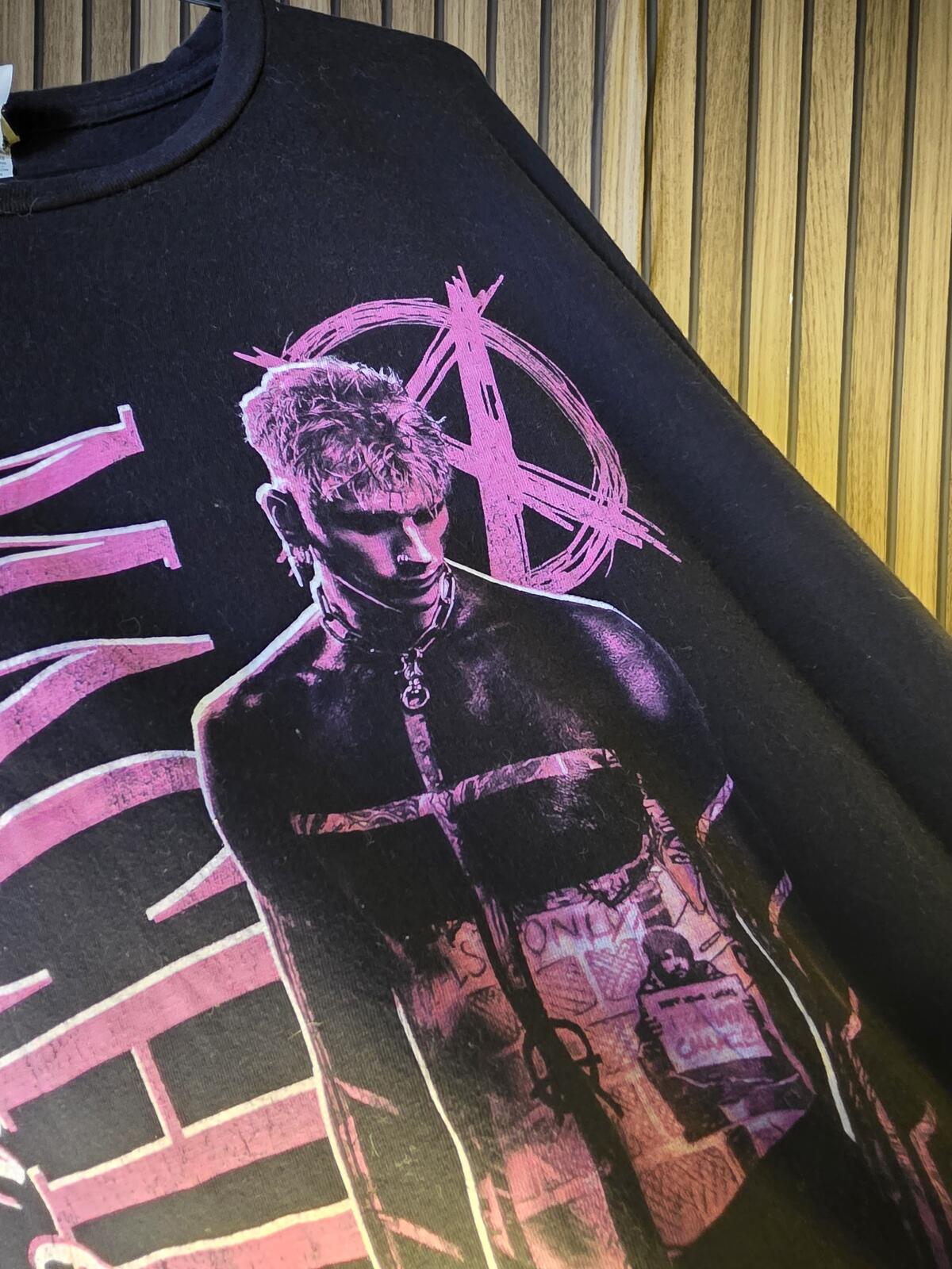 Machine Gun Kelly Graphic T Shirt Pink Print Black Regular S