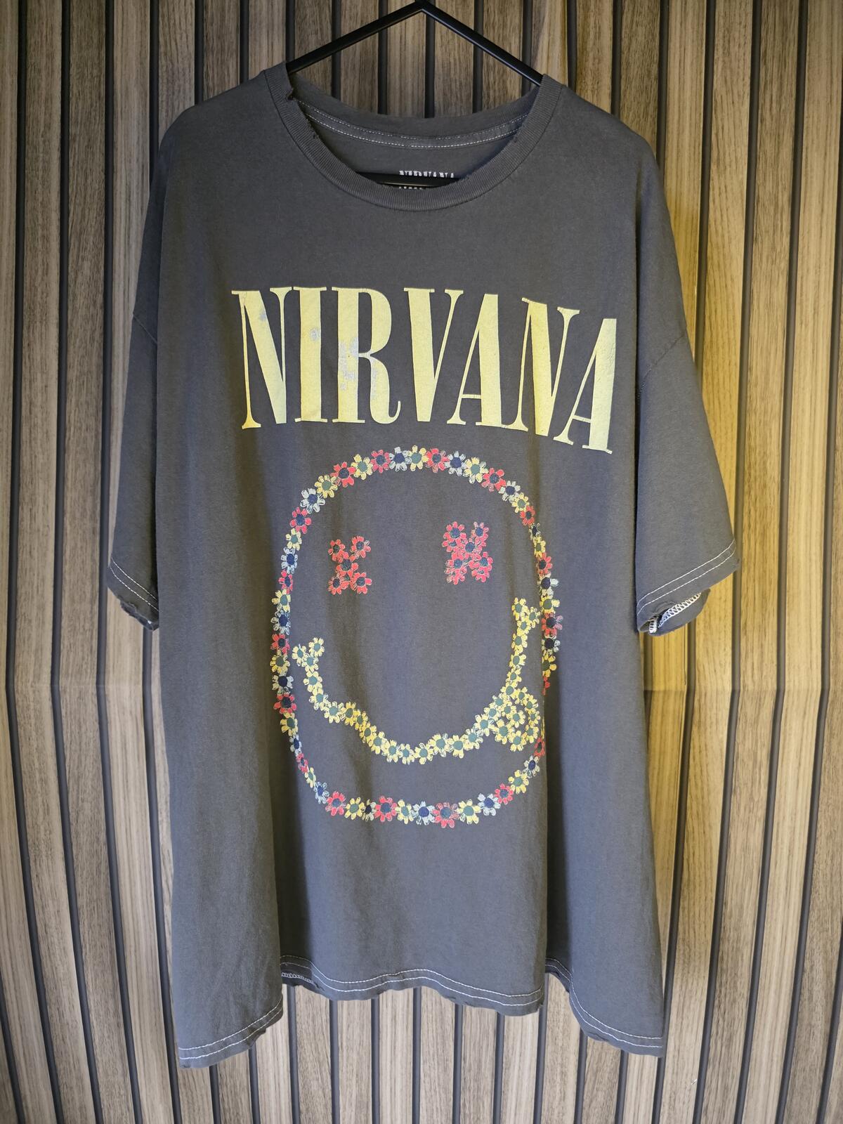 Nirvana Smiley Floral Logo T-Shirt Black Grey Regular S