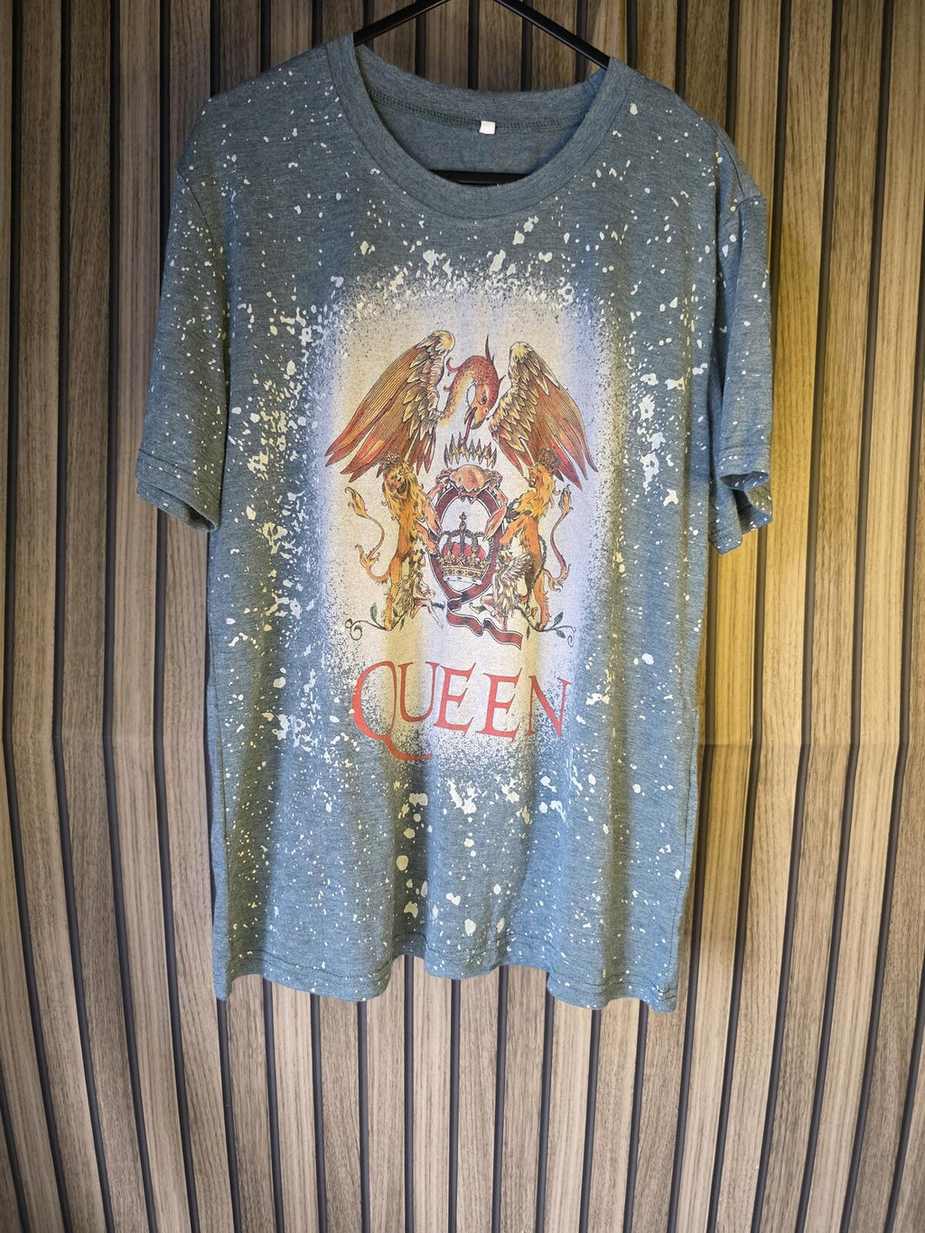 Queen Graphic Band T Shirt Distressed Faded Grey Size M
