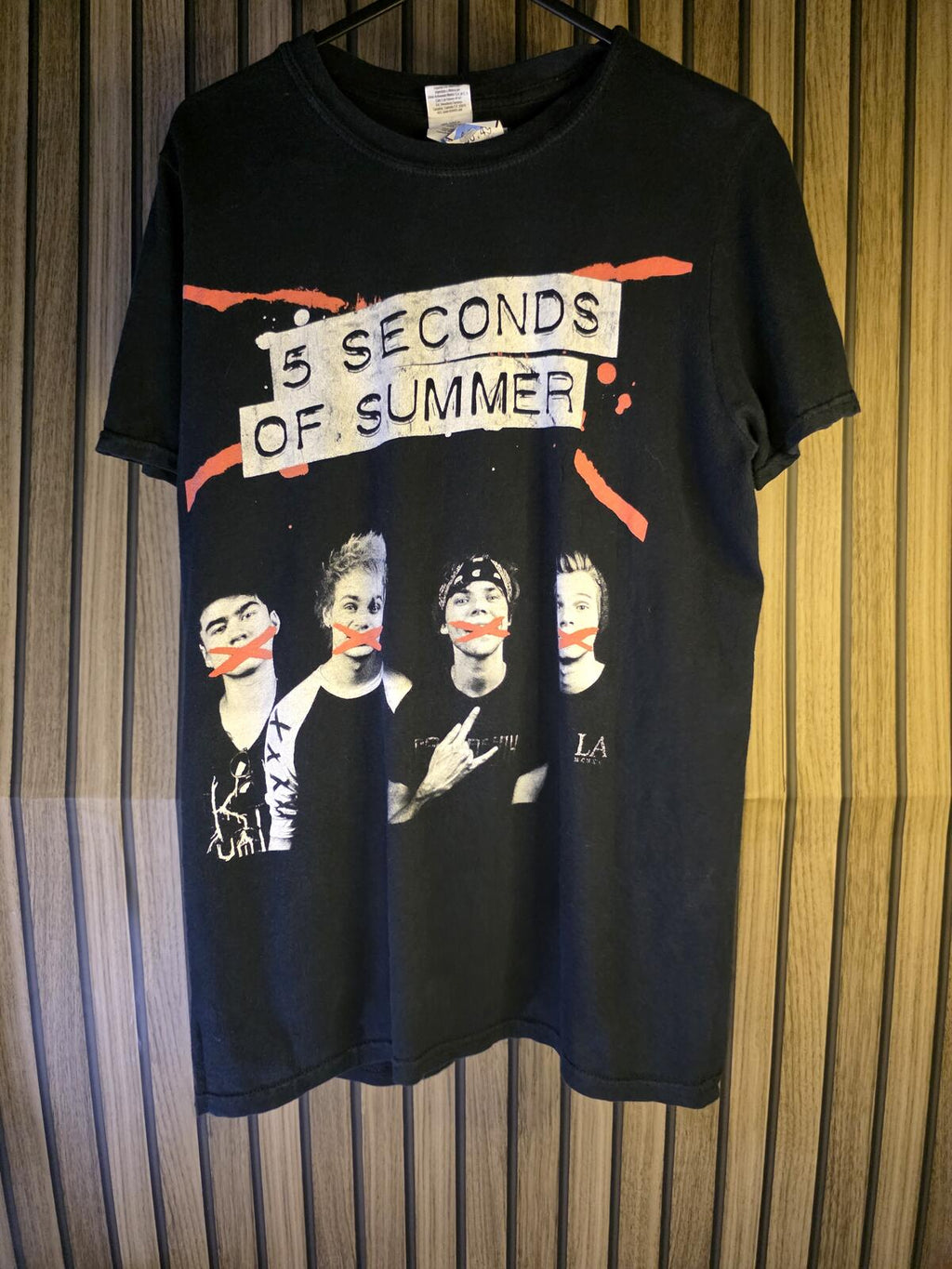 5 Seconds of Summer Band Graphic T-Shirt Black Size S