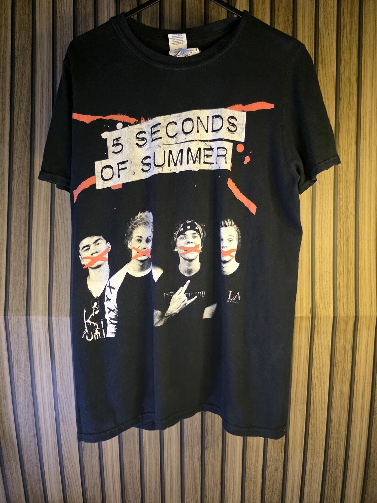 5 Seconds of Summer Band Graphic T-Shirt Black Size S