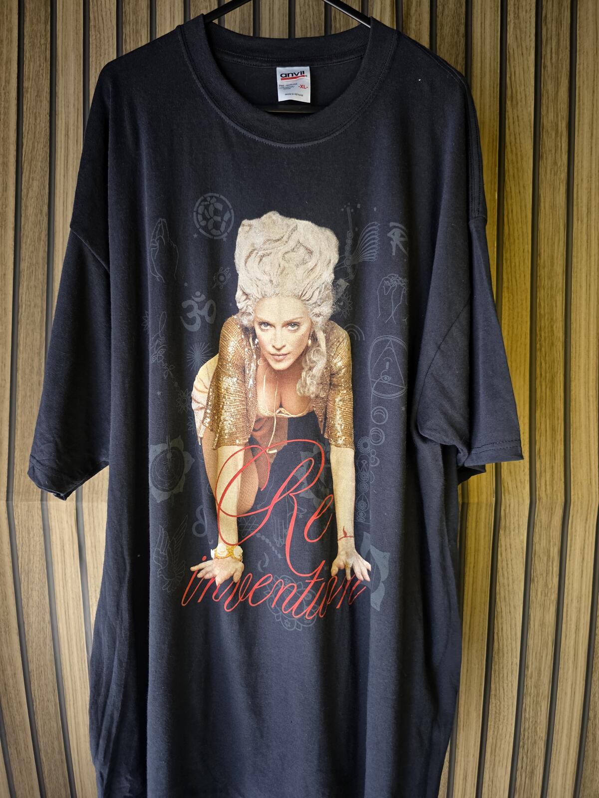 Madonna Re-Invention World Tour 2004 Graphic T-Shirt Black XL