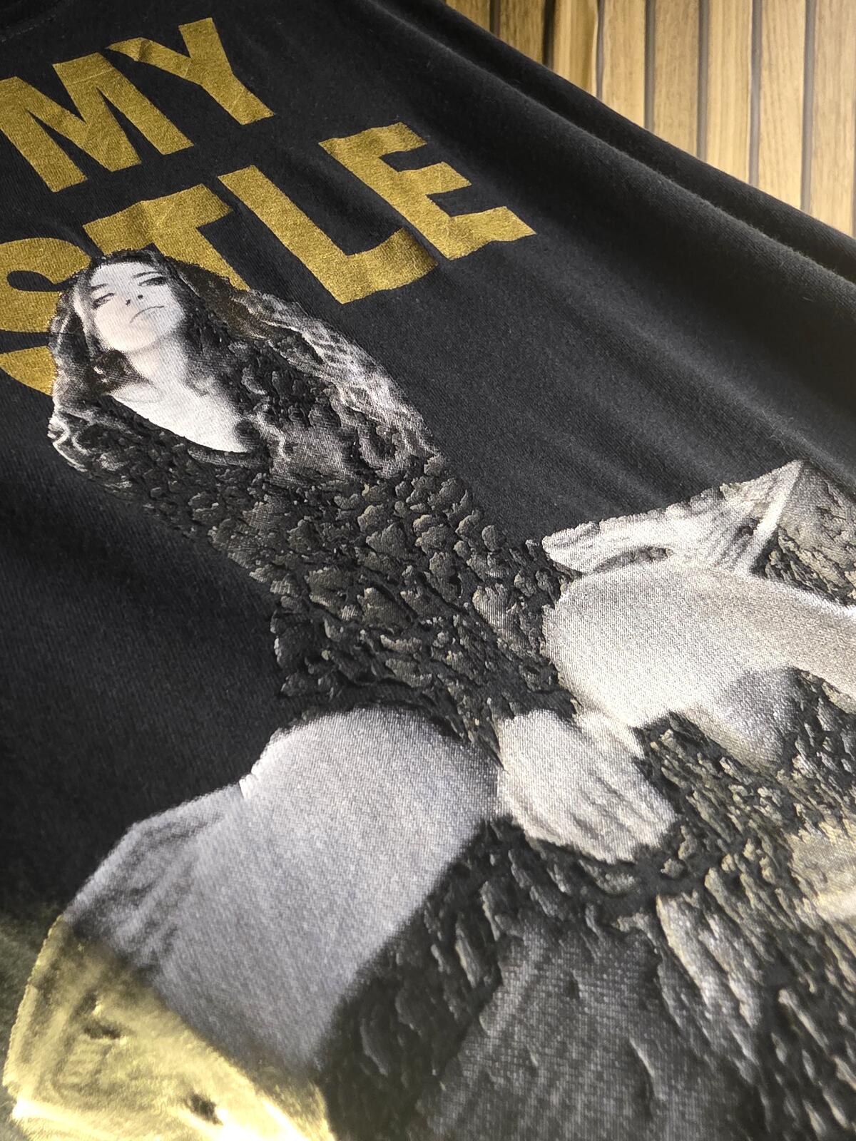 Hard Turn BK On My Hustle Graphic T-Shirt Black Gold Size S