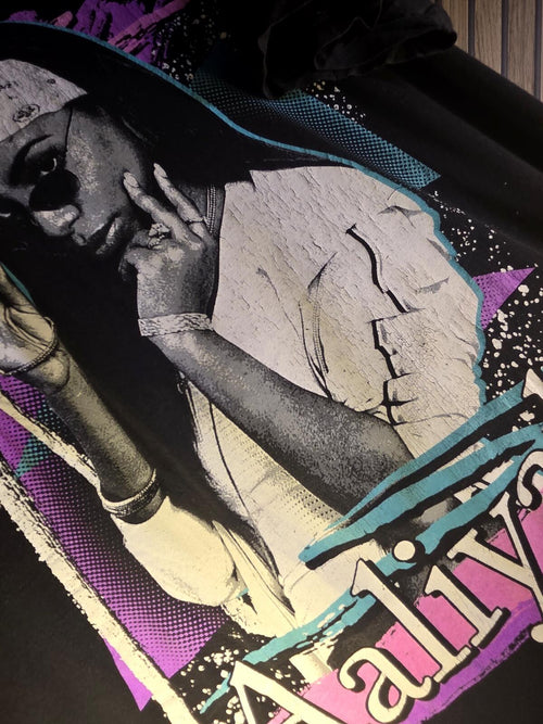 Aaliyah Graphic T-Shirt Black Purple Blue Regular M