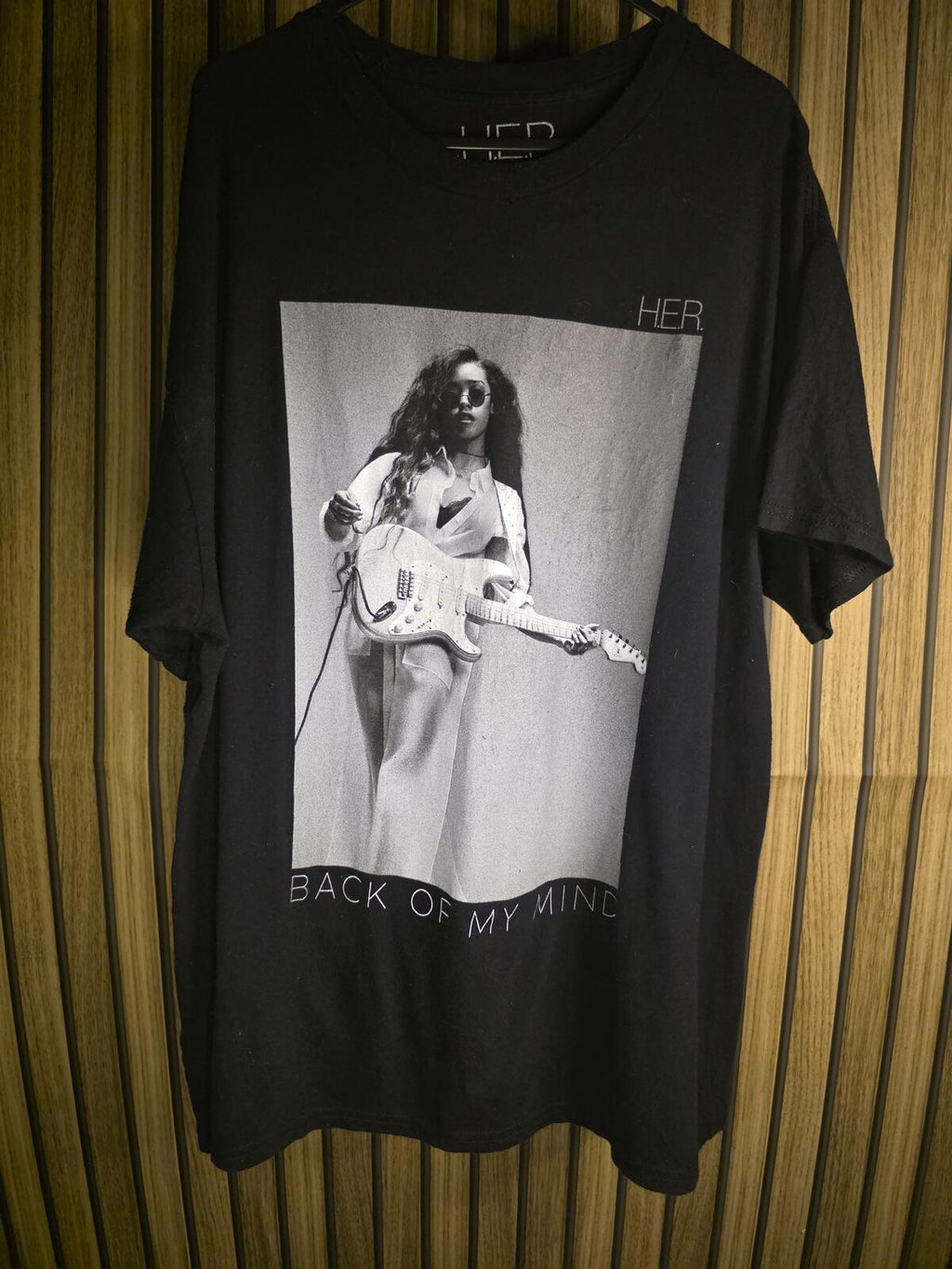 H.E.R. Back of My Mind Graphic T Shirt Black L