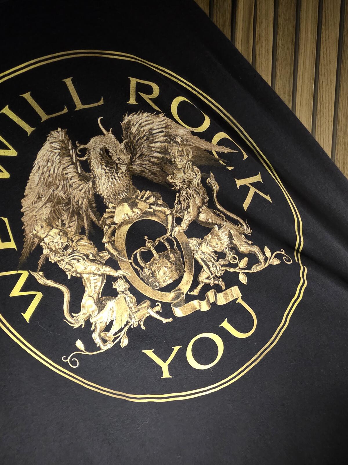 Queen We Will Rock You Graphic T Shirt Black Gold Regular L