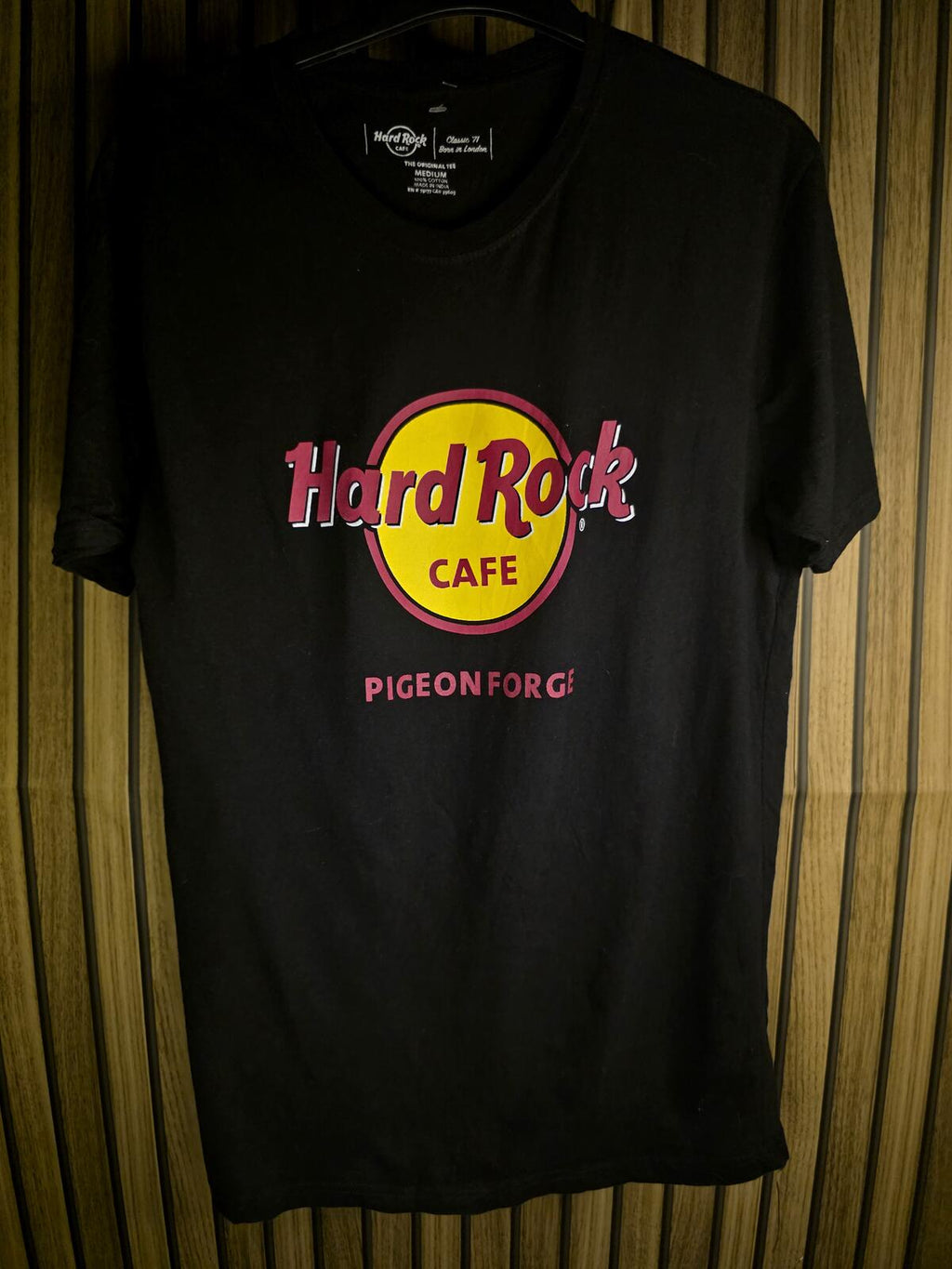 Hard Rock Cafe Pigeon Forge Classic '71 T Shirt Black Pink Yellow Regular MU