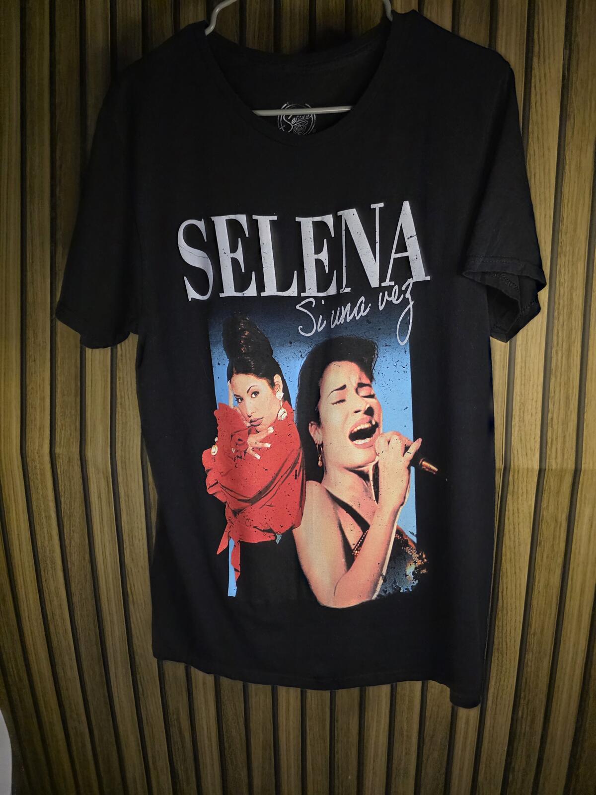Selena Amor Prohibido Graphic T-Shirt Black Regular M