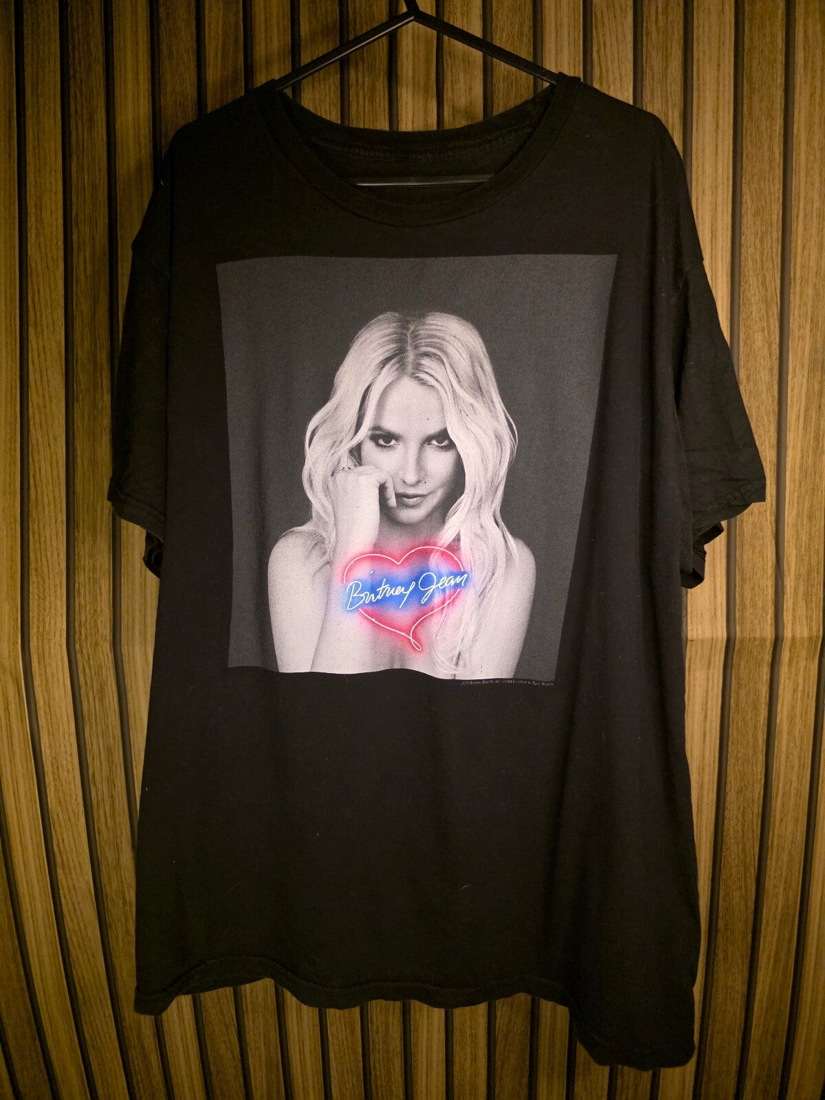 Britney Spears Men's T-shirt Black Graphic Neon Heart Casual XL BS2442