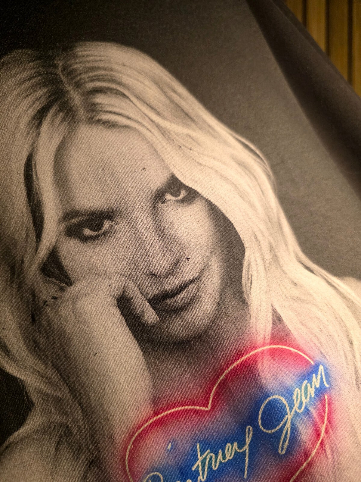 Britney Spears Men's T-shirt Black Graphic Neon Heart Casual XL BS2442