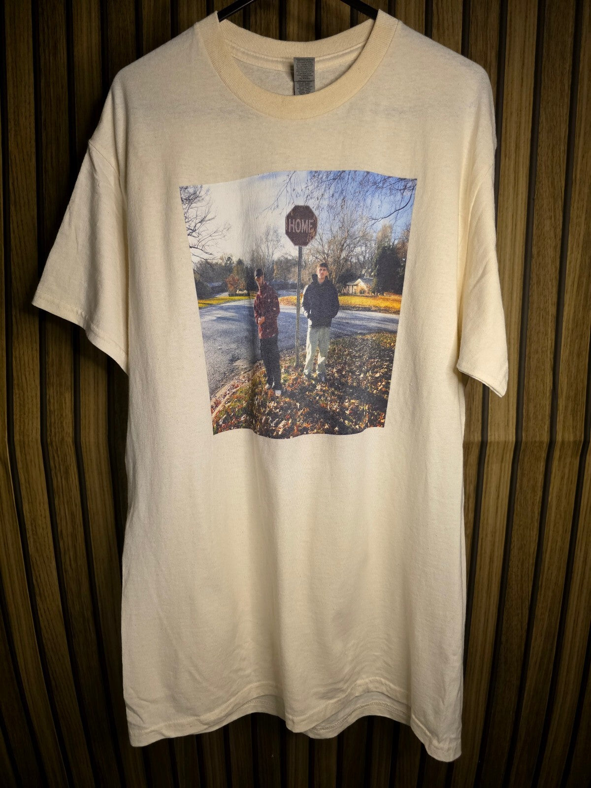 Gildan Men's T-Shirt Home Graphic Tour Dates Print Cream Medium BS2467