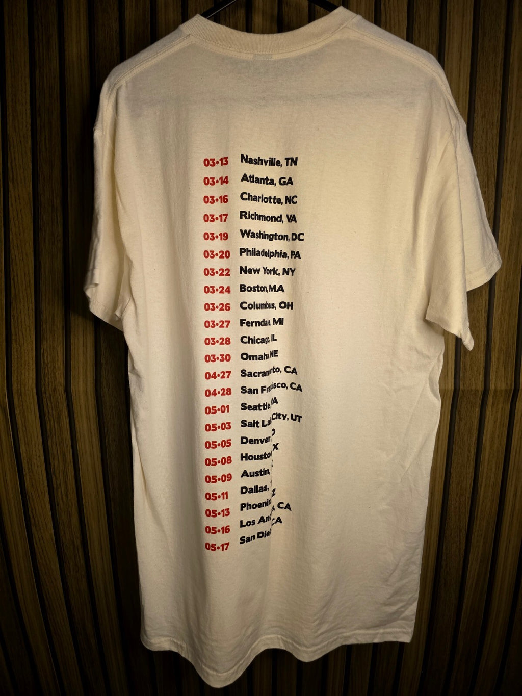 Gildan Men's T-Shirt Home Graphic Tour Dates Print Cream Medium BS2467