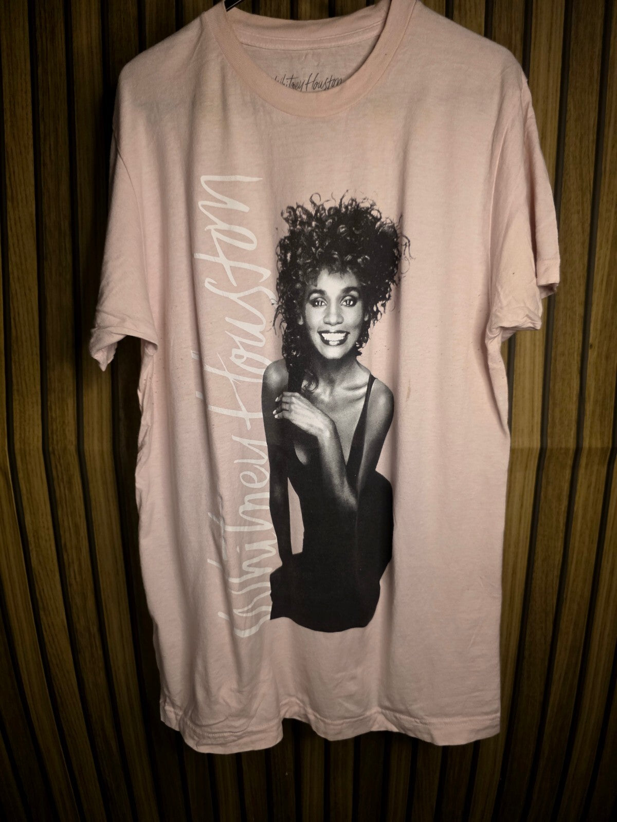 Whitney Houston T-shirt Pink Black Graphic Medium BS2480