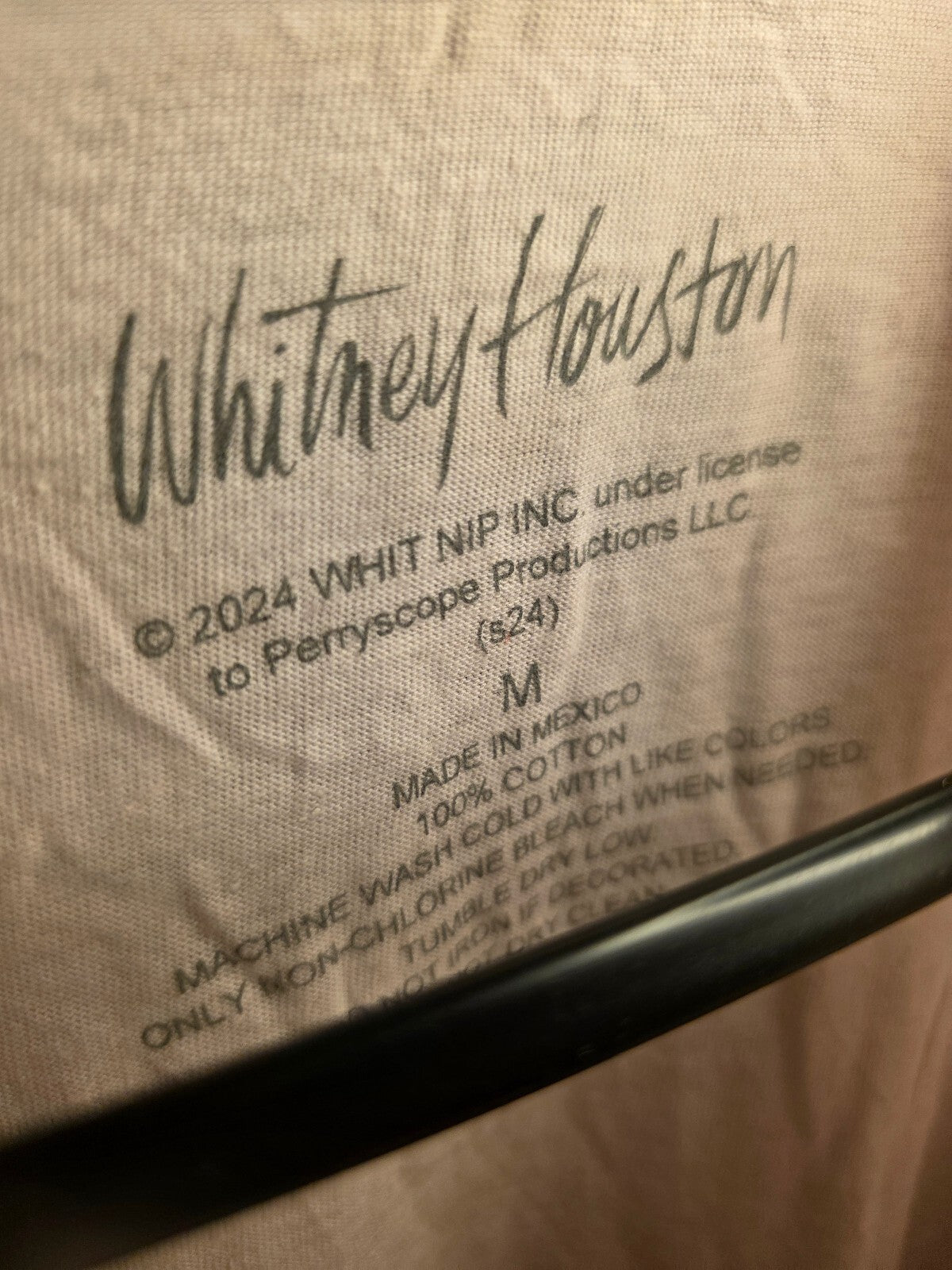 Whitney Houston T-shirt Pink Black Graphic Medium BS2480