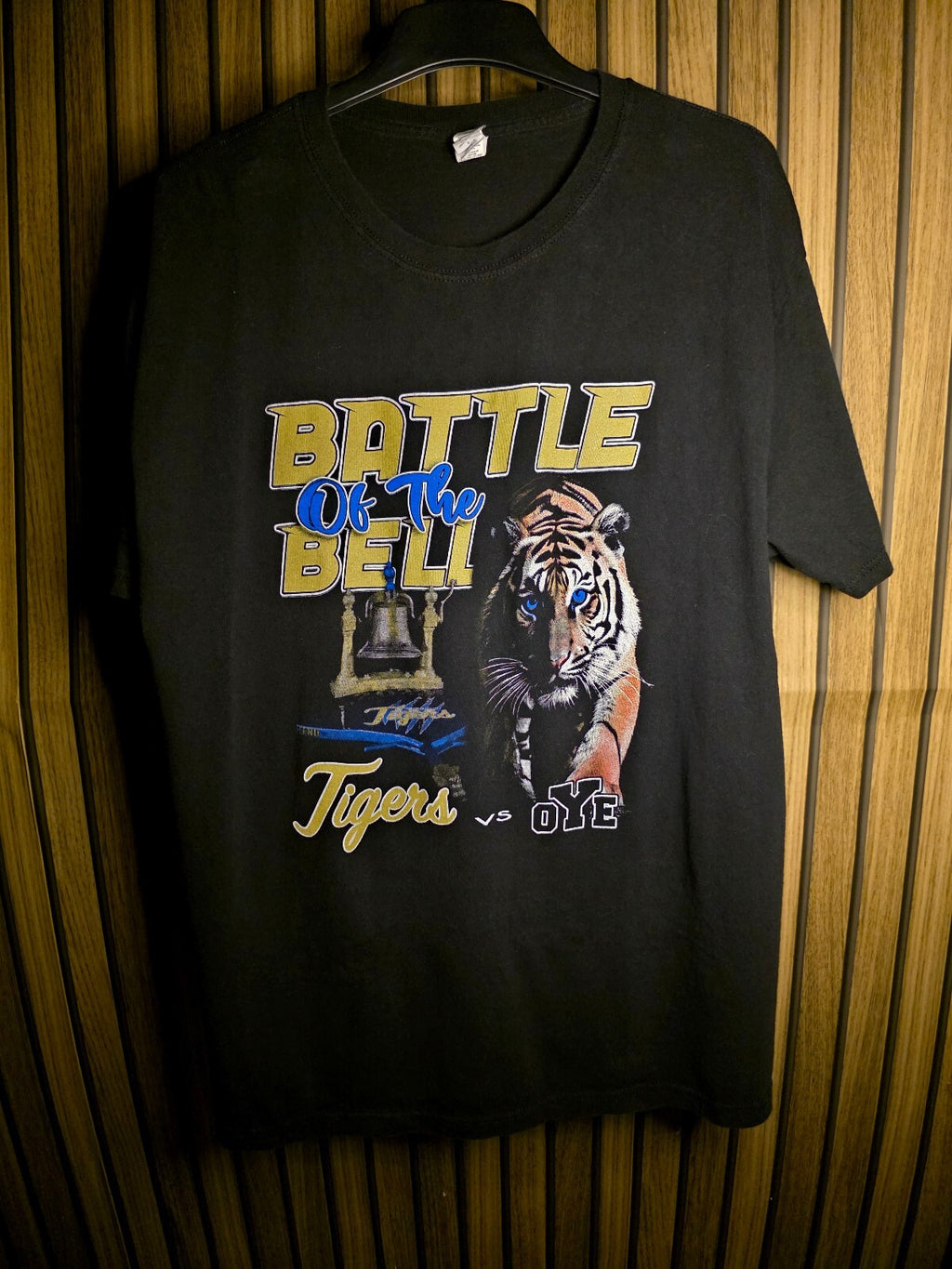Battle of the Bell Tigers vs OYE Graphic T-Shirt Black Large RAN72