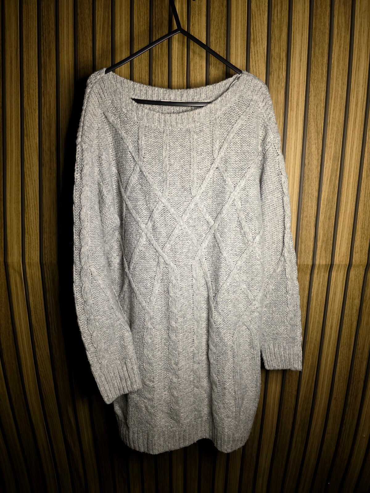 Tu Woman Grey Cable Knit Pullover Sweater Size 10 KN42
