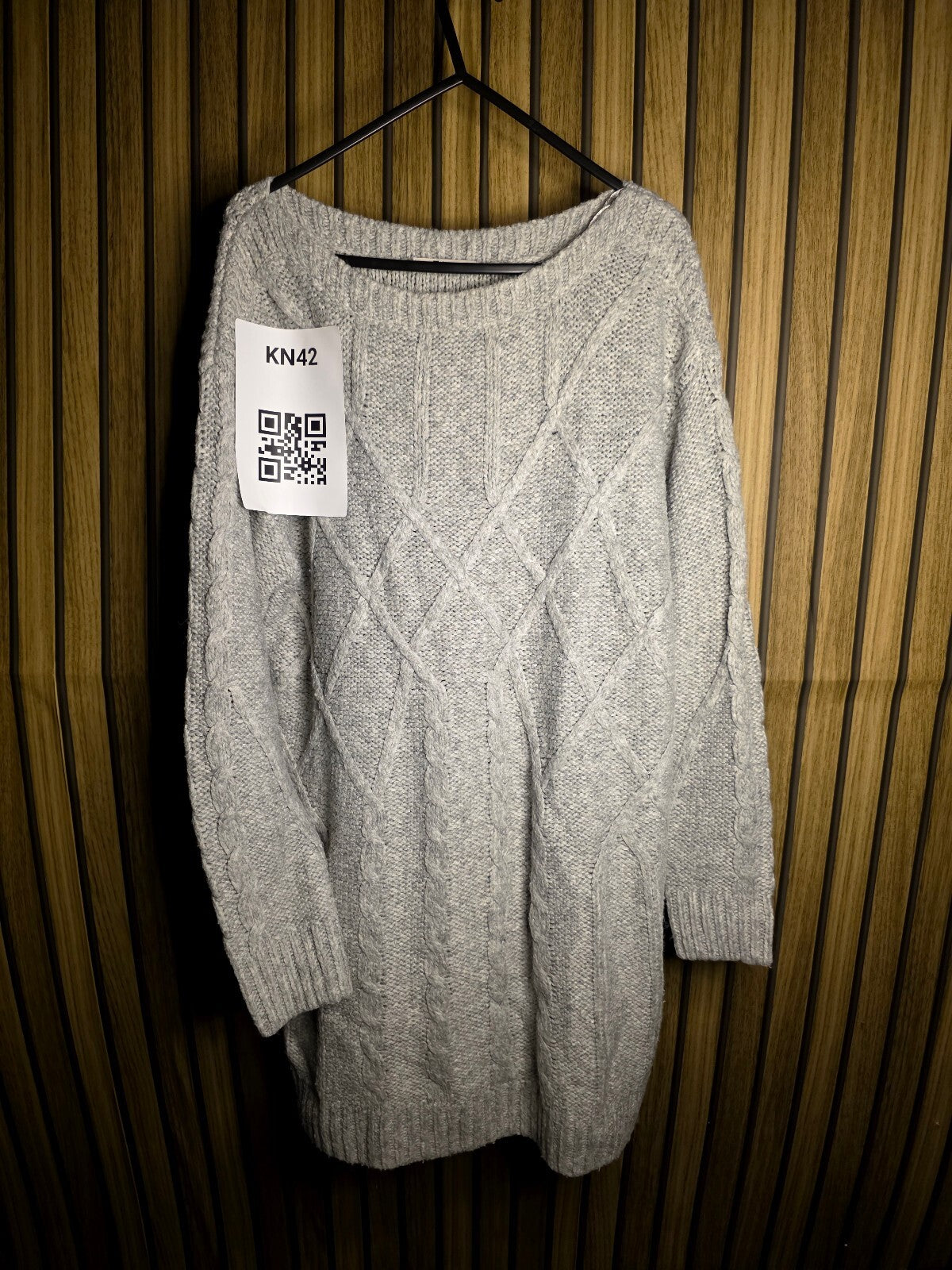 Tu Woman Grey Cable Knit Pullover Sweater Size 10 KN42