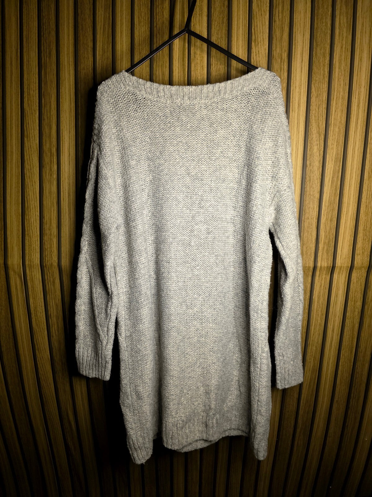 Tu Woman Grey Cable Knit Pullover Sweater Size 10 KN42